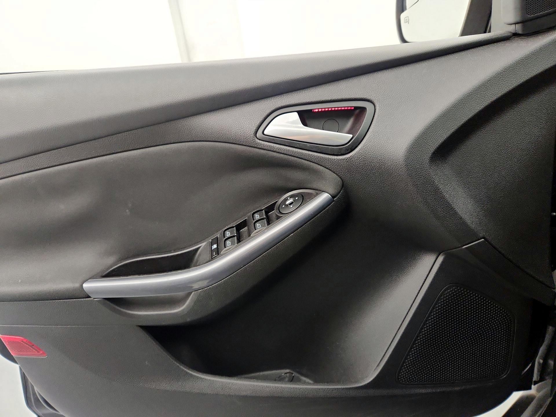 Thumbnail: 2014 Ford Focus - 12