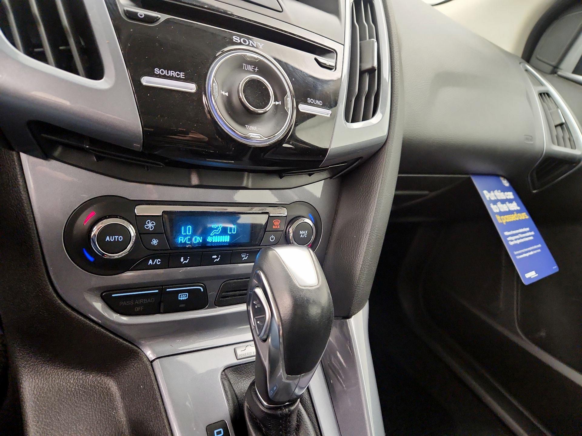 Thumbnail: 2014 Ford Focus - 16