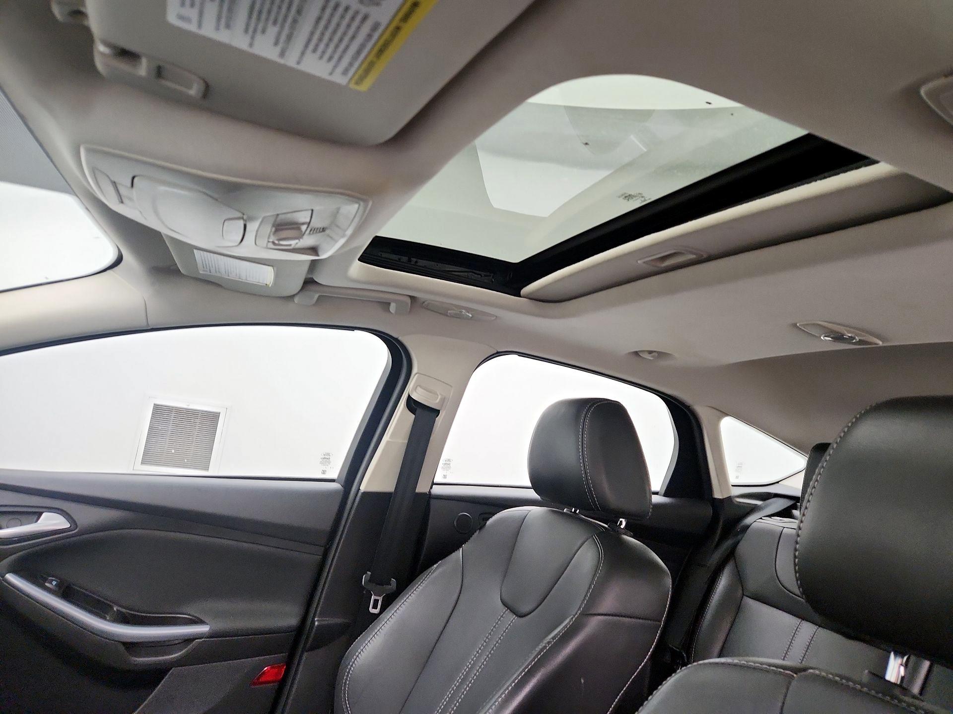 Thumbnail: 2014 Ford Focus - 19