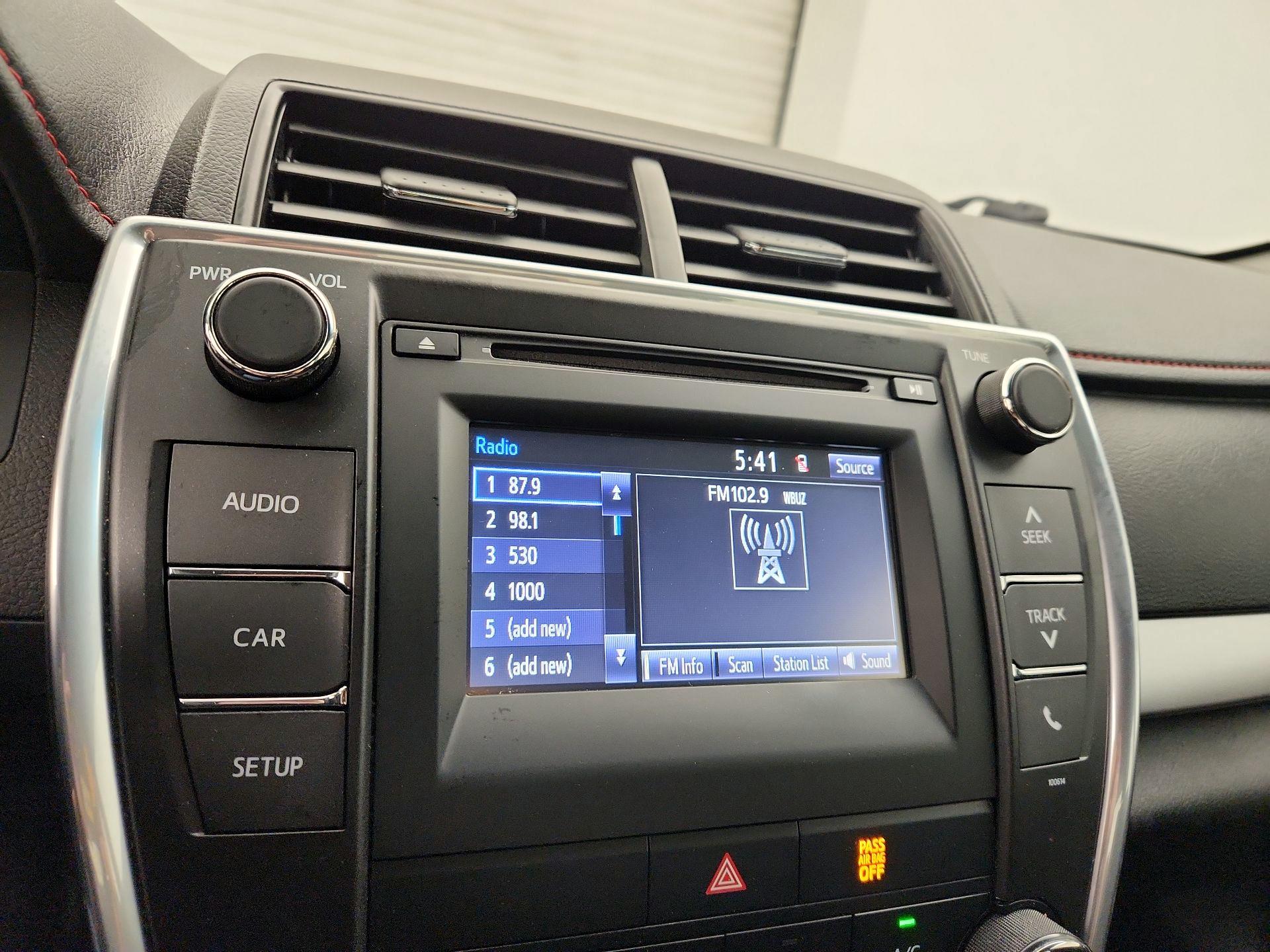 Thumbnail: 2016 Toyota Camry - 14