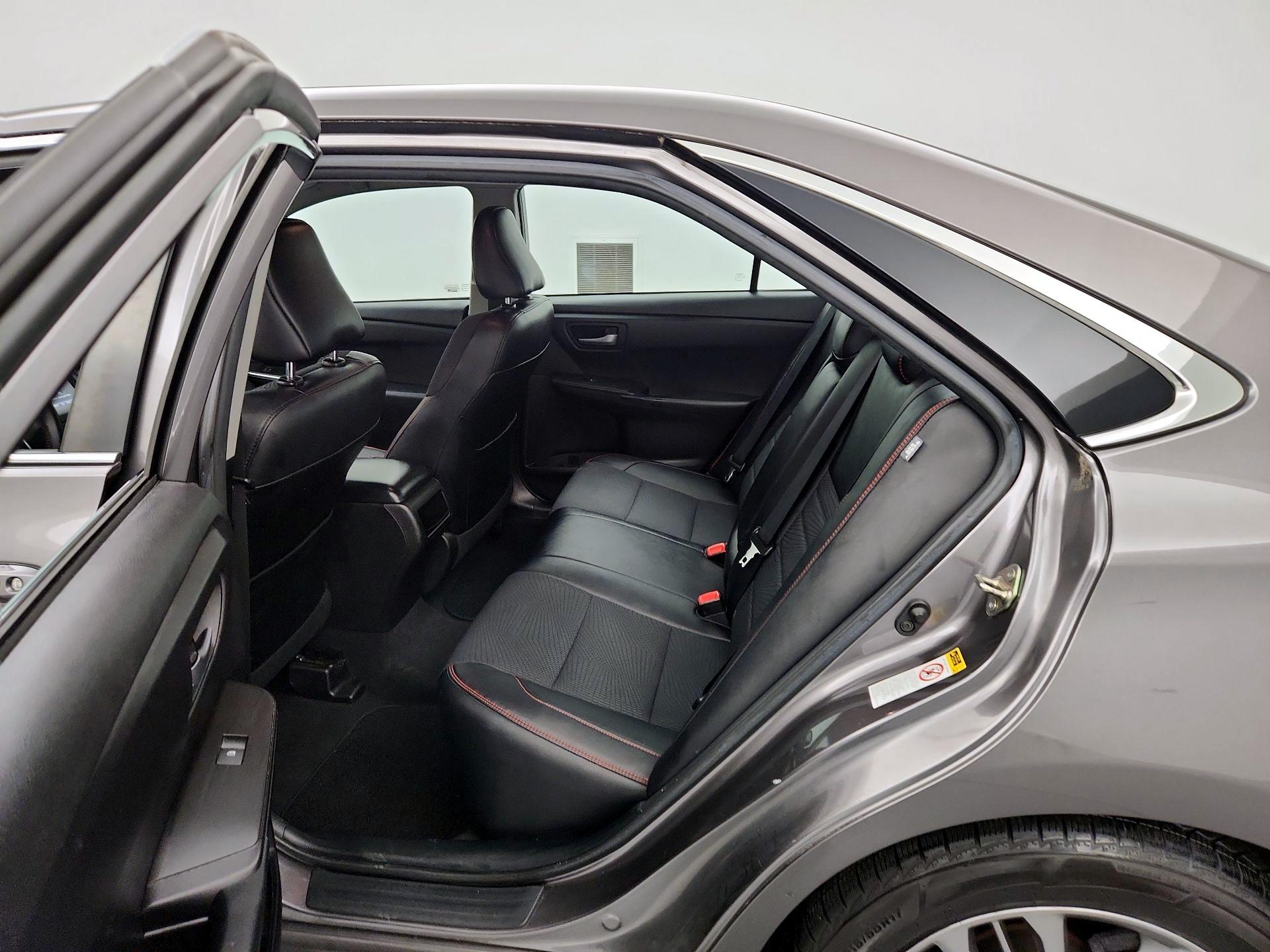 Thumbnail: 2016 Toyota Camry - 18