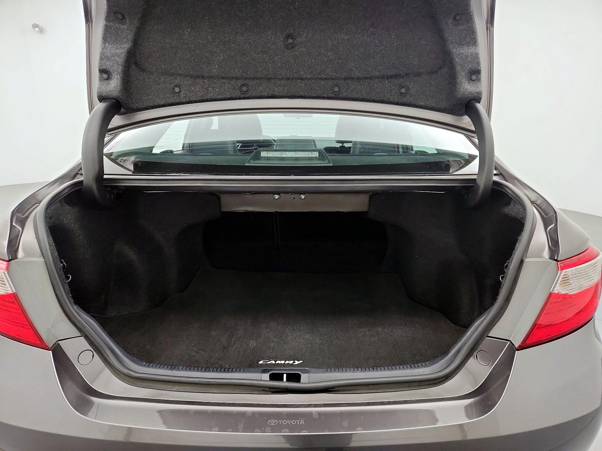 Thumbnail: 2016 Toyota Camry - 19