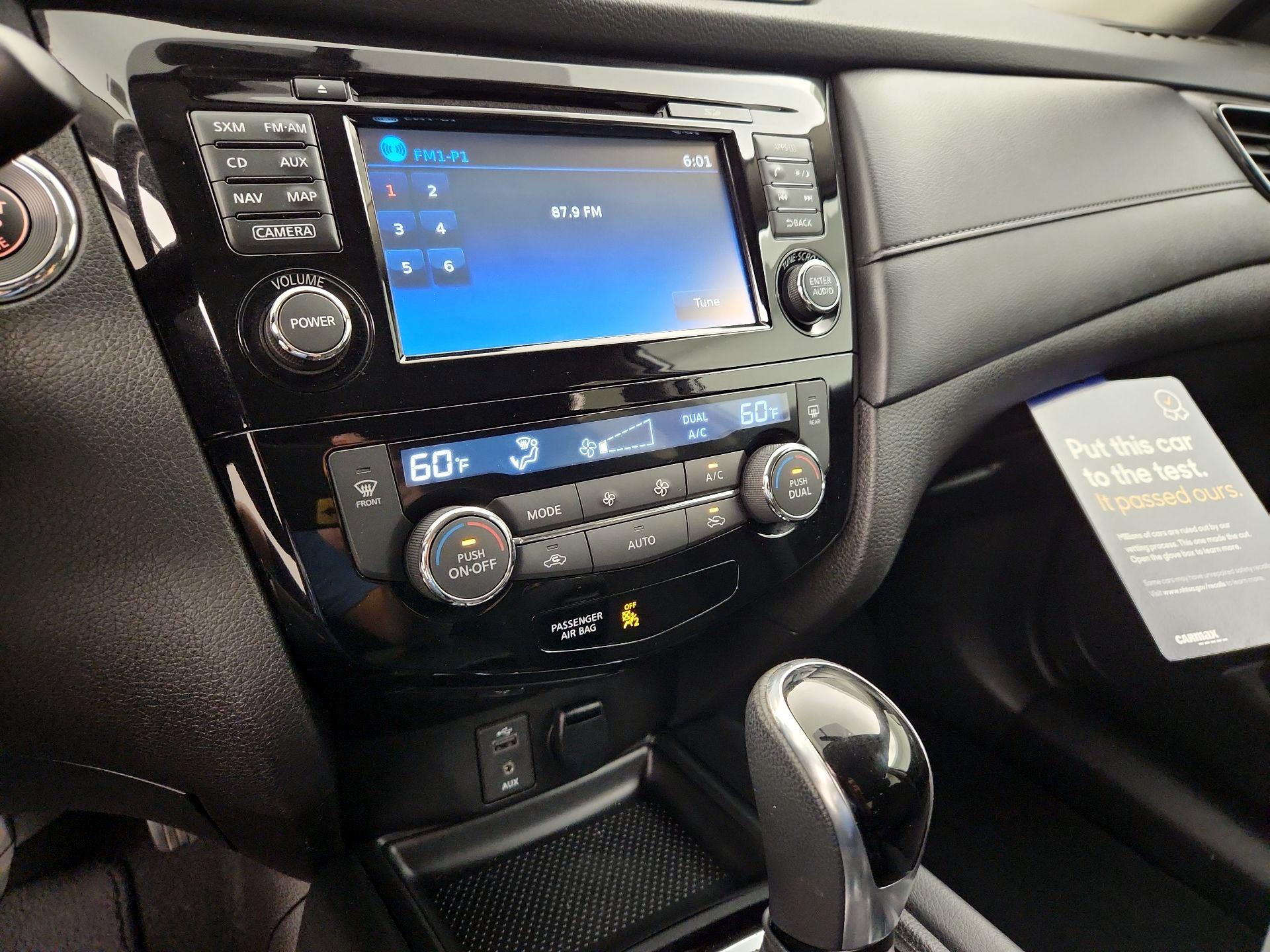 Thumbnail: 2017 Nissan Rogue - 17