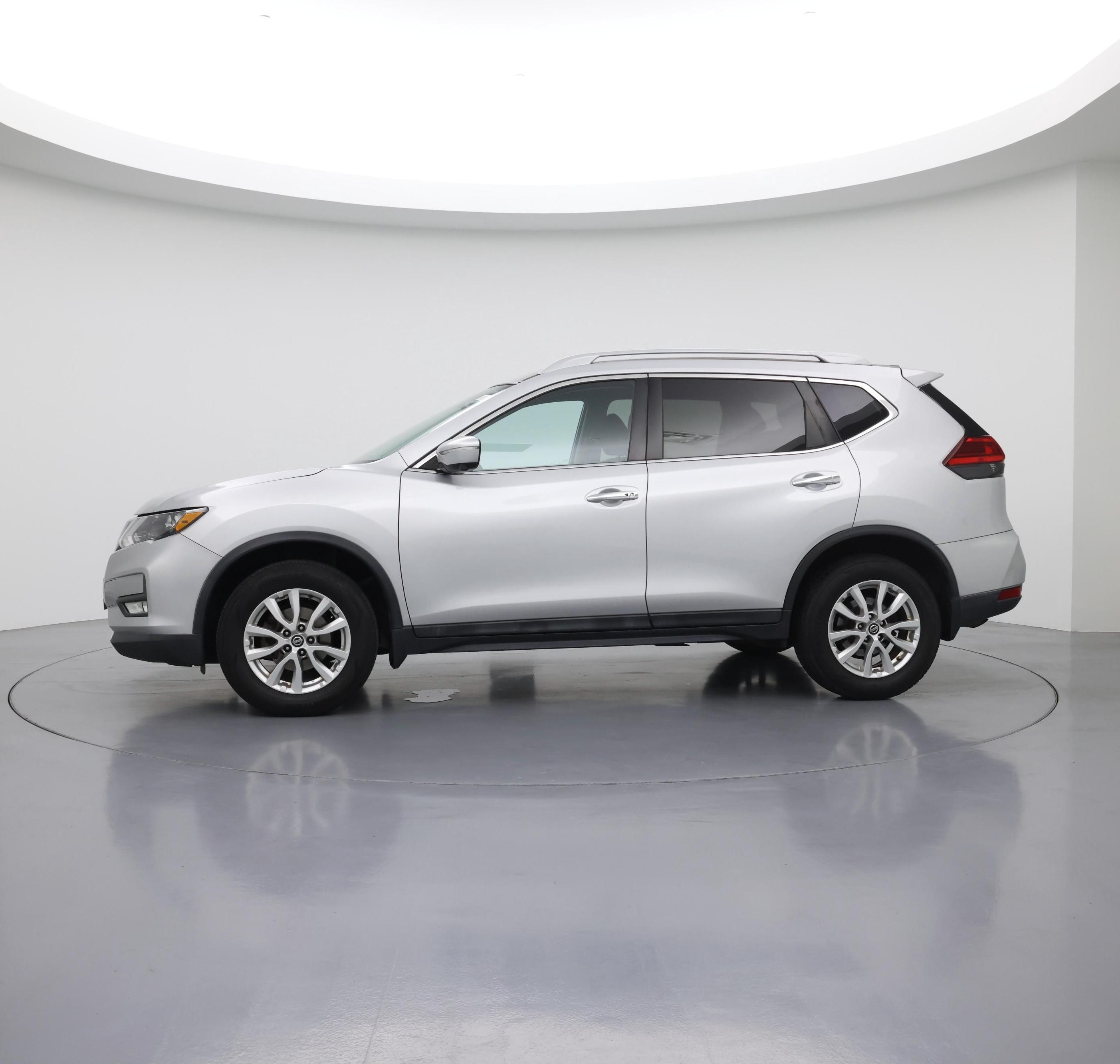 Thumbnail: 2017 Nissan Rogue - 3