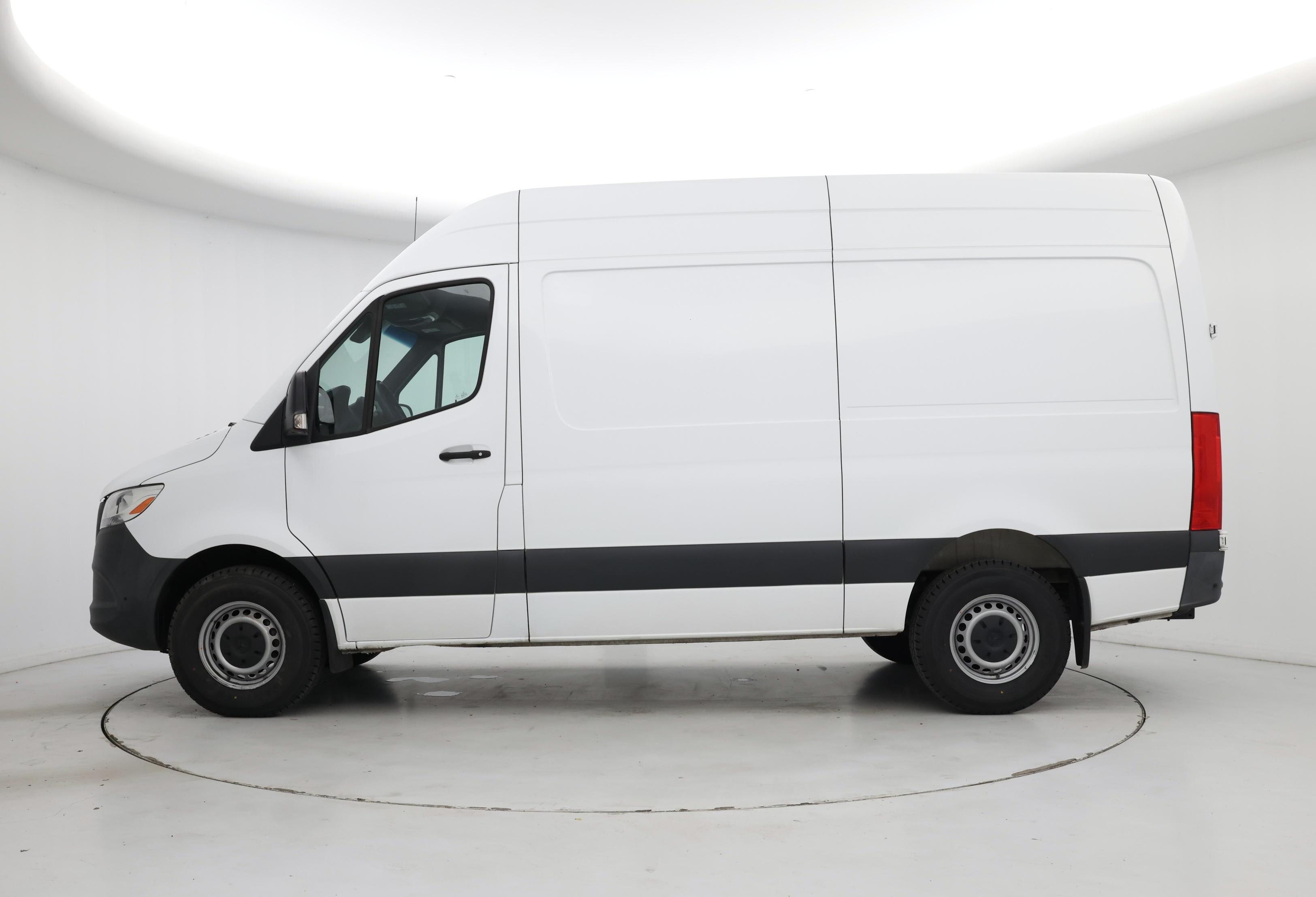 Thumbnail: 2022 Mercedes-Benz Sprinter - 3