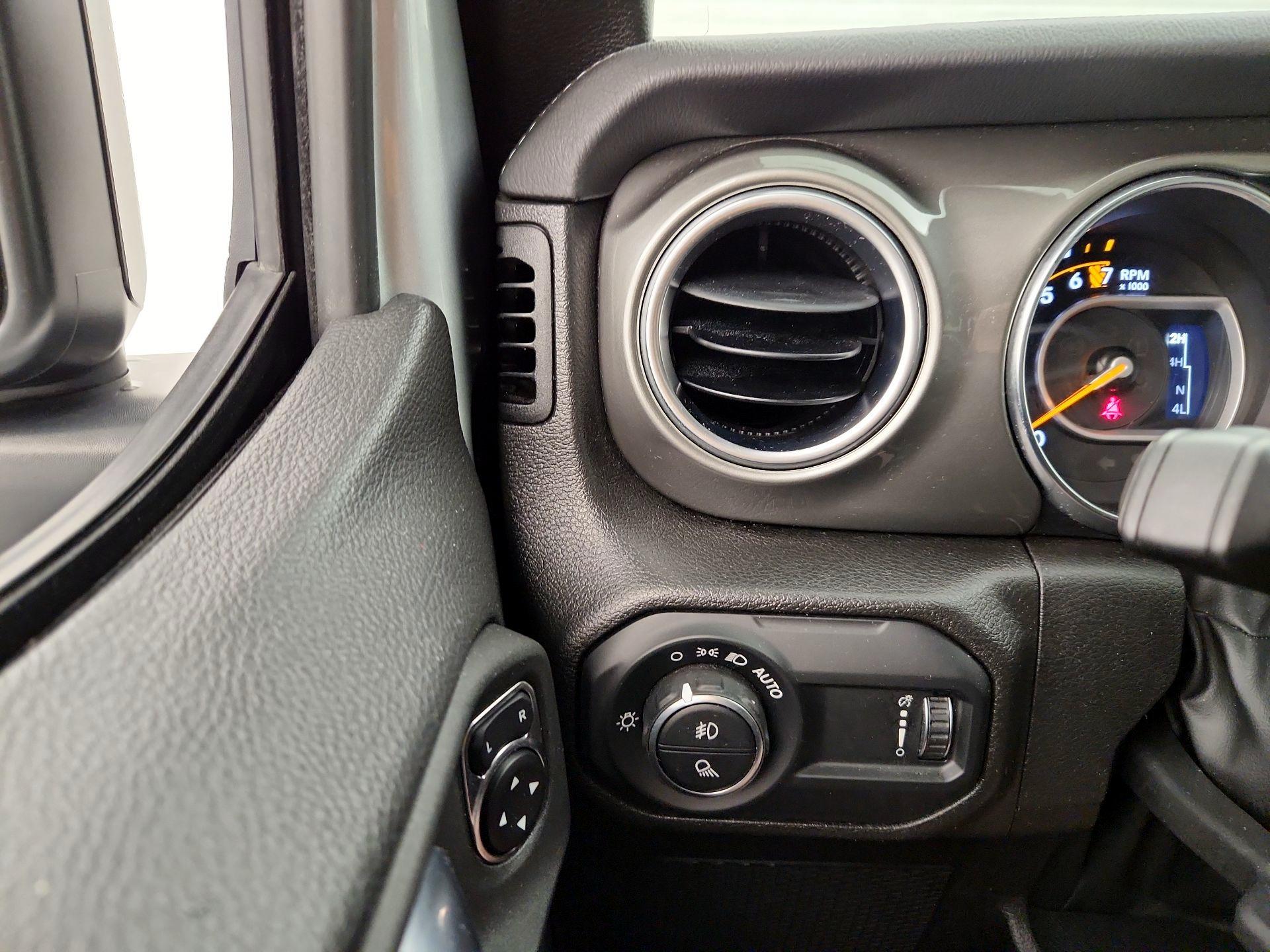 Thumbnail: 2023 Jeep Gladiator - 13