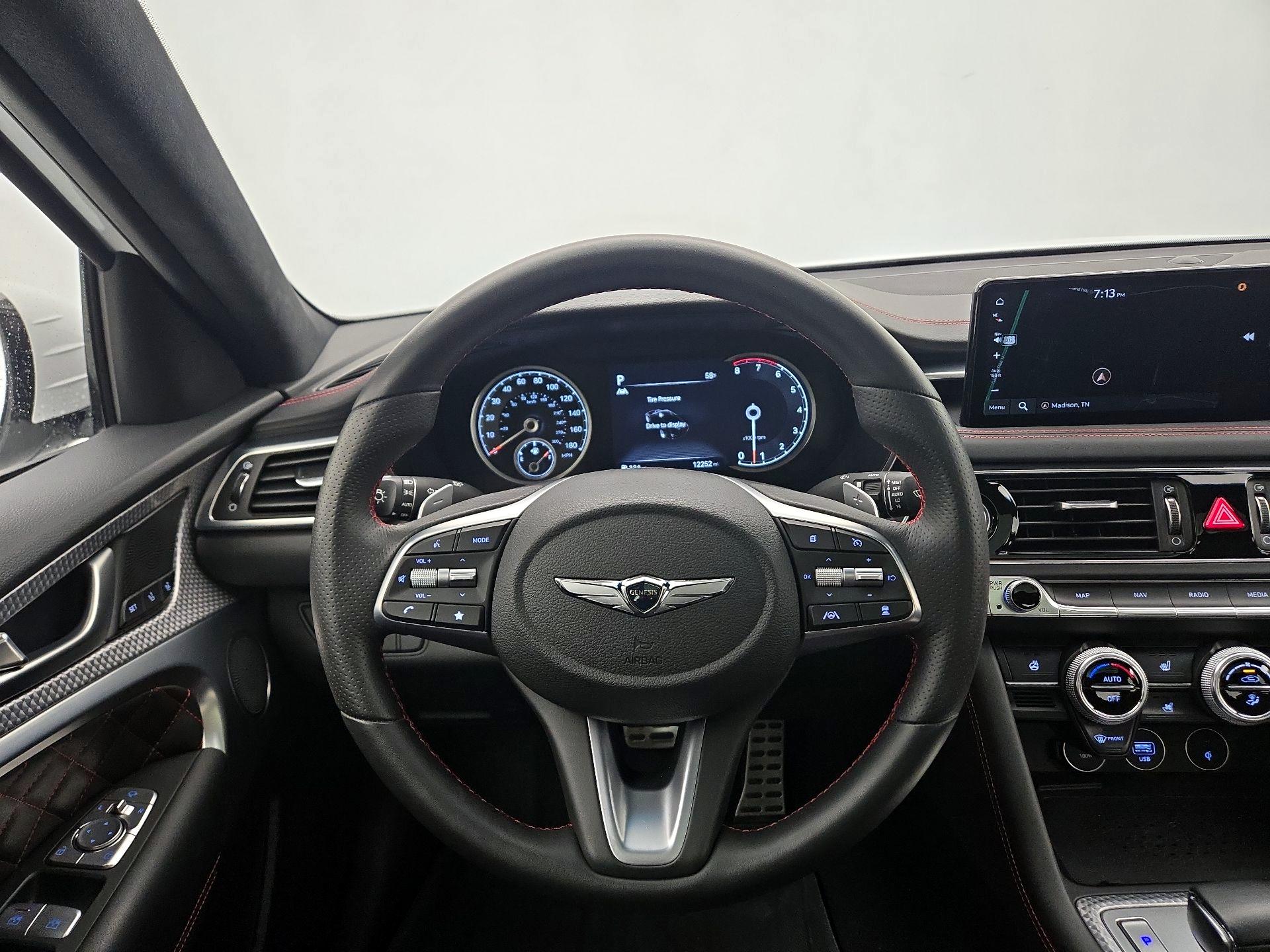 Thumbnail: 2022 Genesis G70 - 10