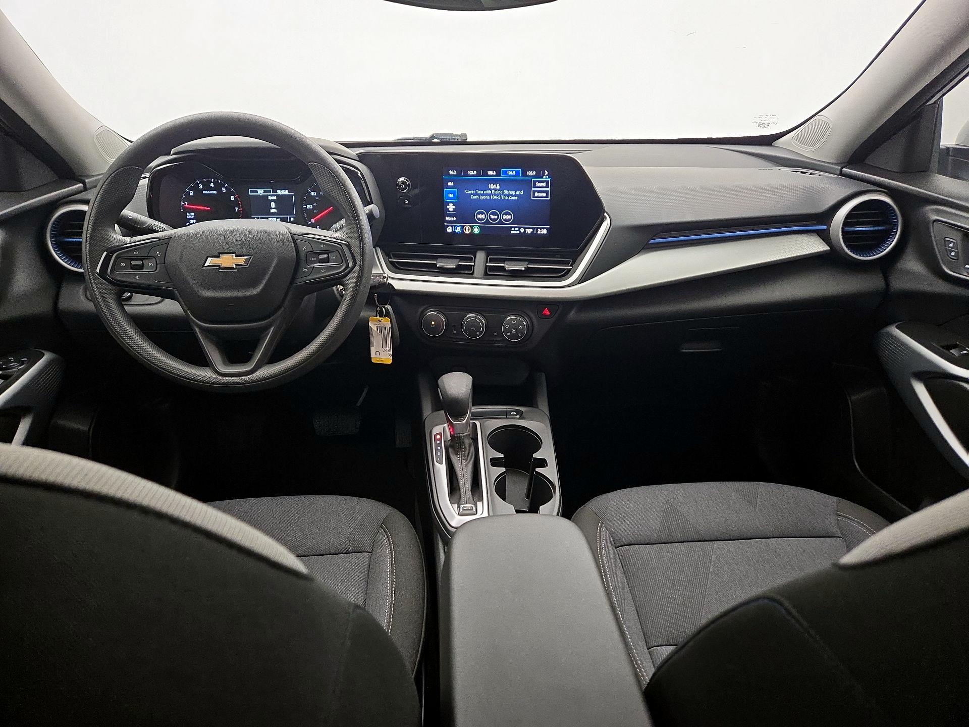 Thumbnail: 2024 Chevrolet Trax - 9