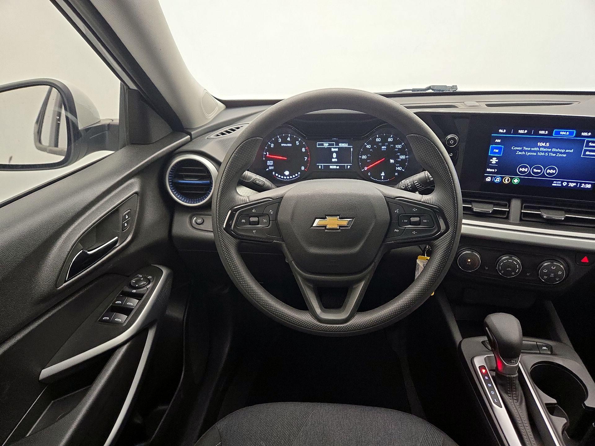 Thumbnail: 2024 Chevrolet Trax - 10