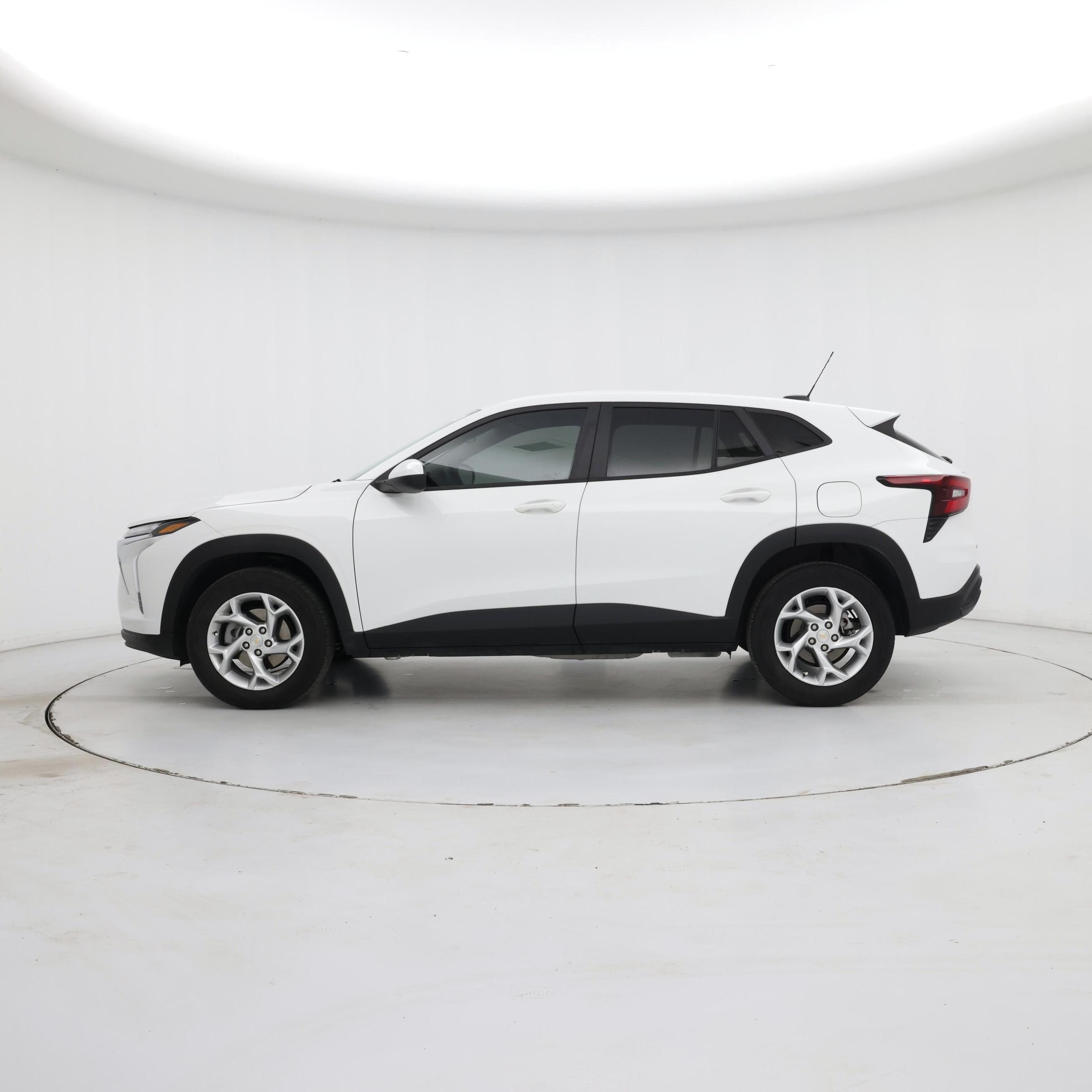 Thumbnail: 2024 Chevrolet Trax - 3