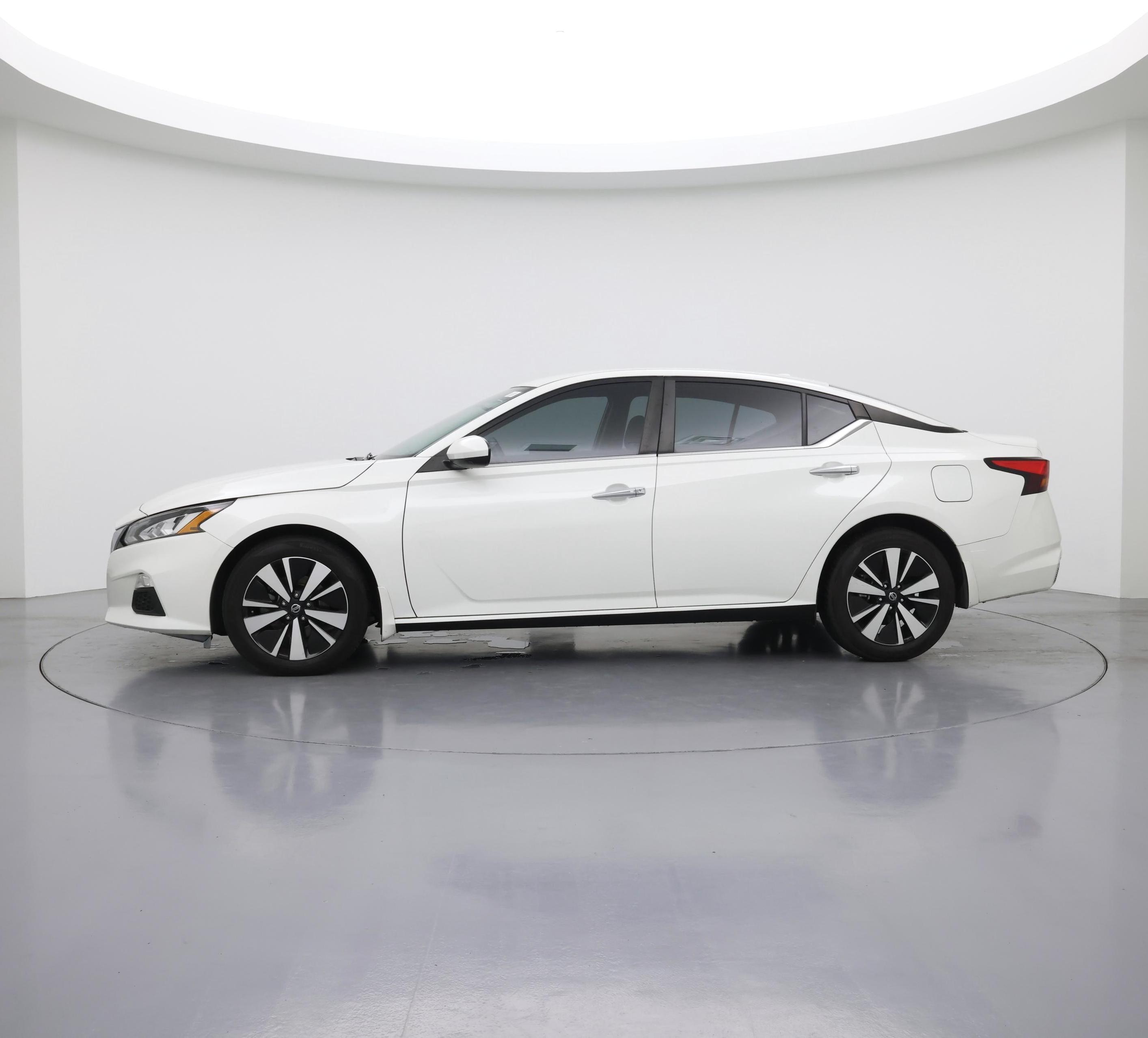 Thumbnail: 2021 Nissan Altima - 3