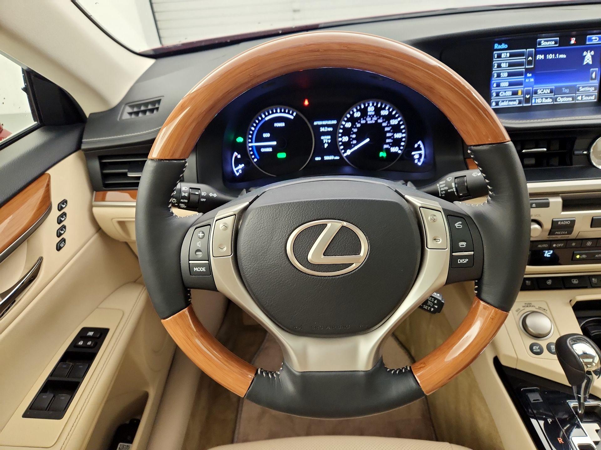 Thumbnail: 2015 Lexus ES - 10