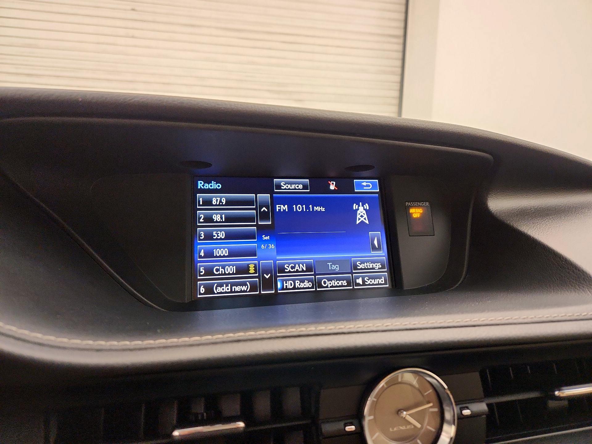 Thumbnail: 2015 Lexus ES - 15