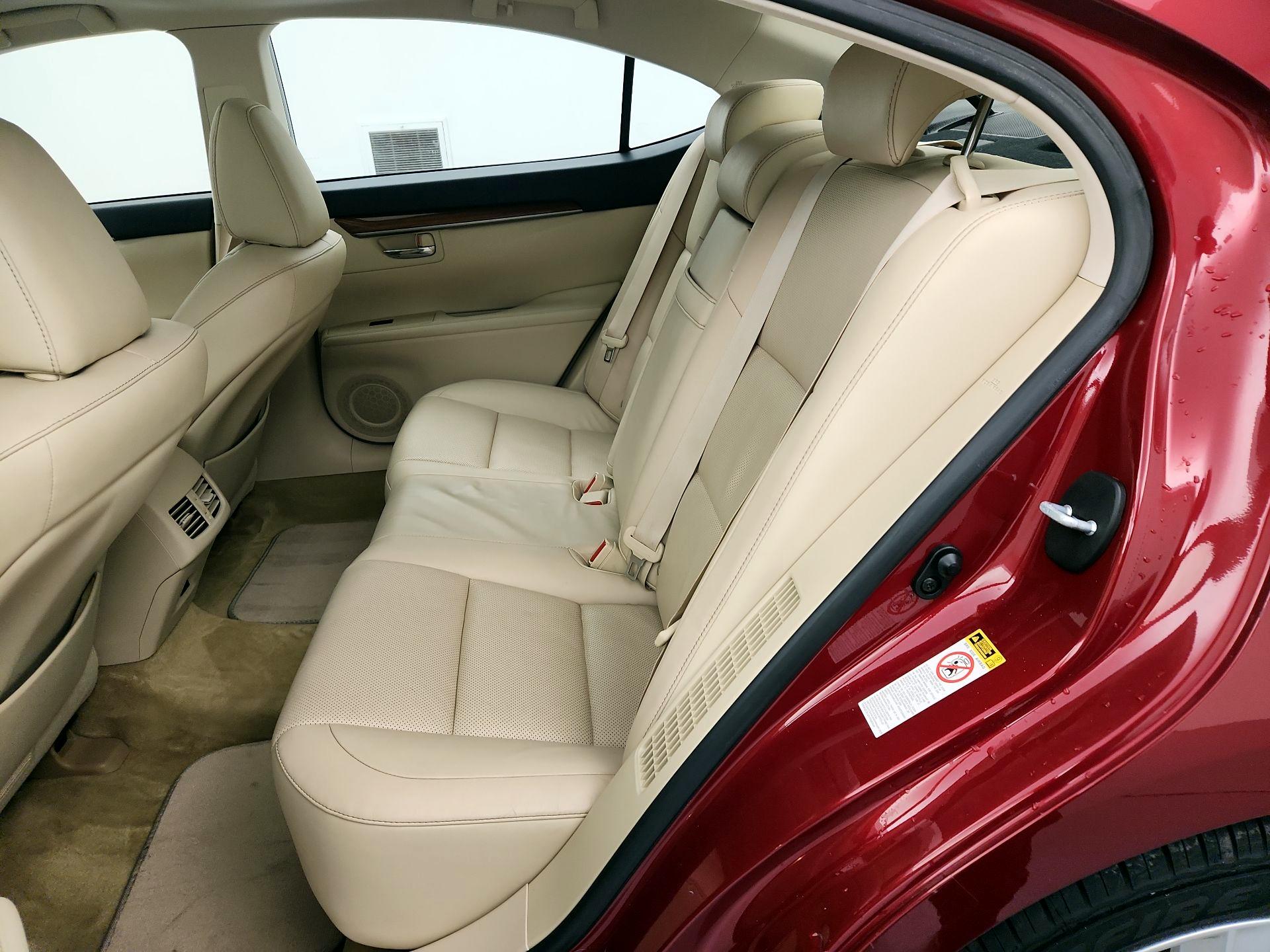 Thumbnail: 2015 Lexus ES - 20