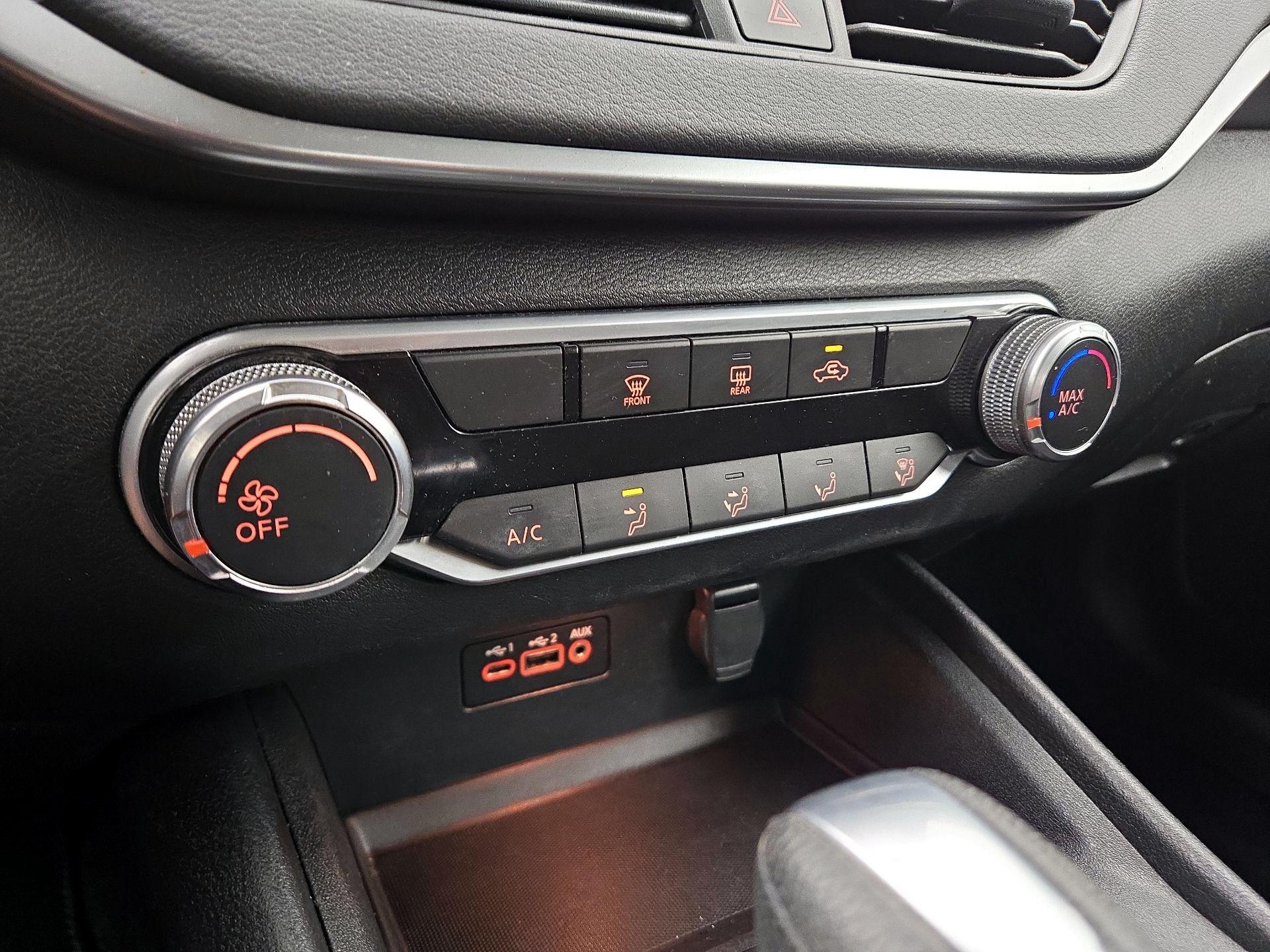 Thumbnail: 2019 Nissan Altima - 16