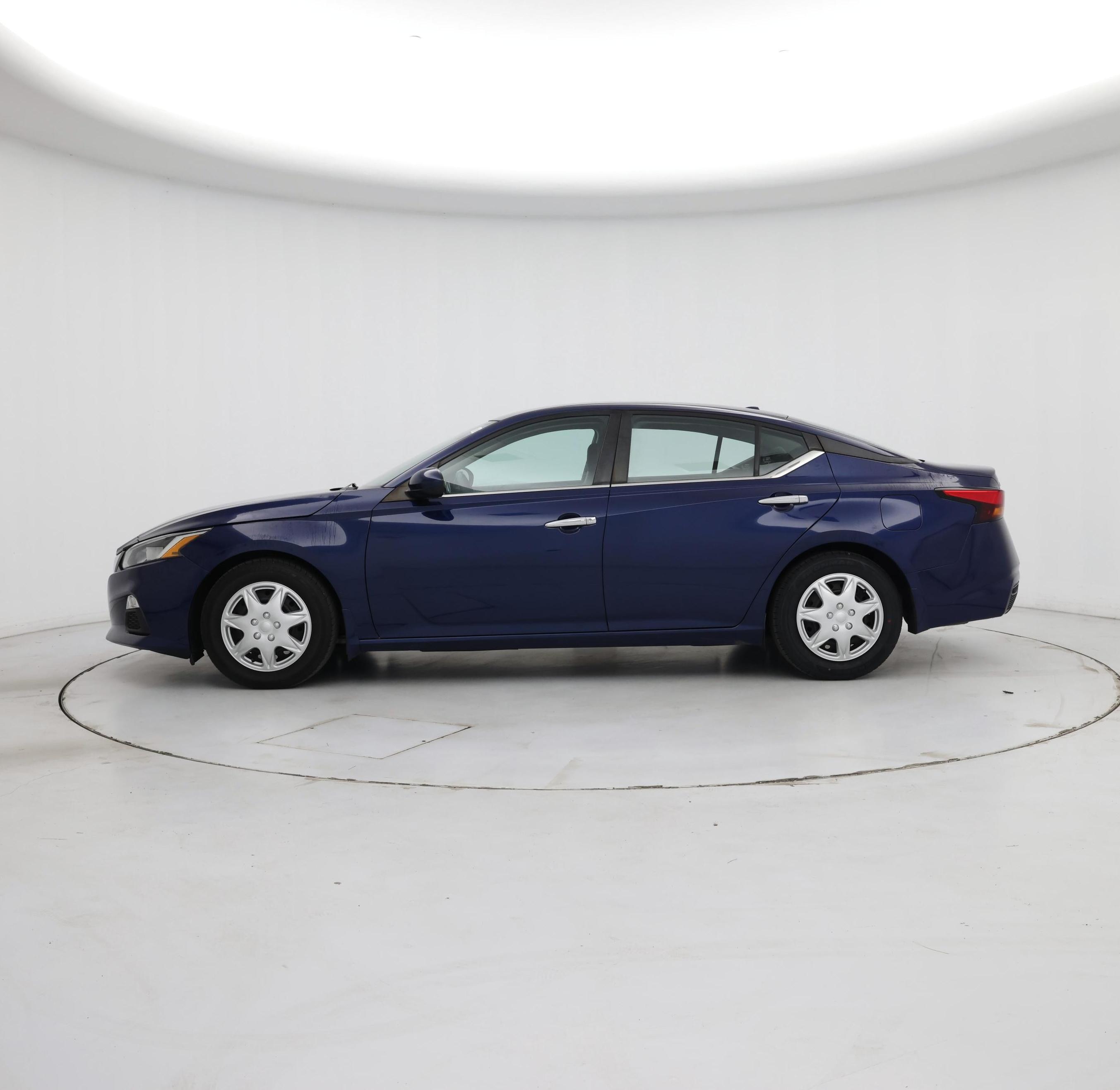 Thumbnail: 2019 Nissan Altima - 3