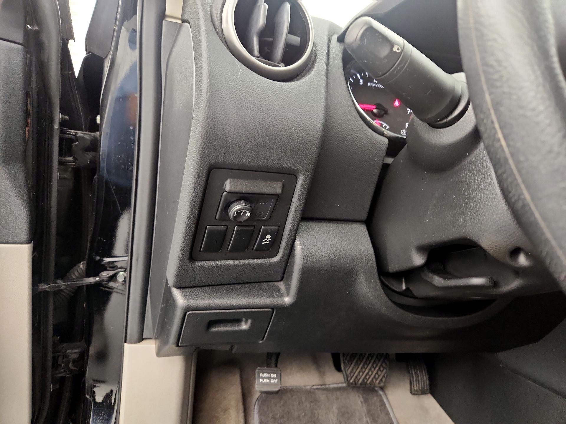 Thumbnail: 2015 Nissan Rogue - 13