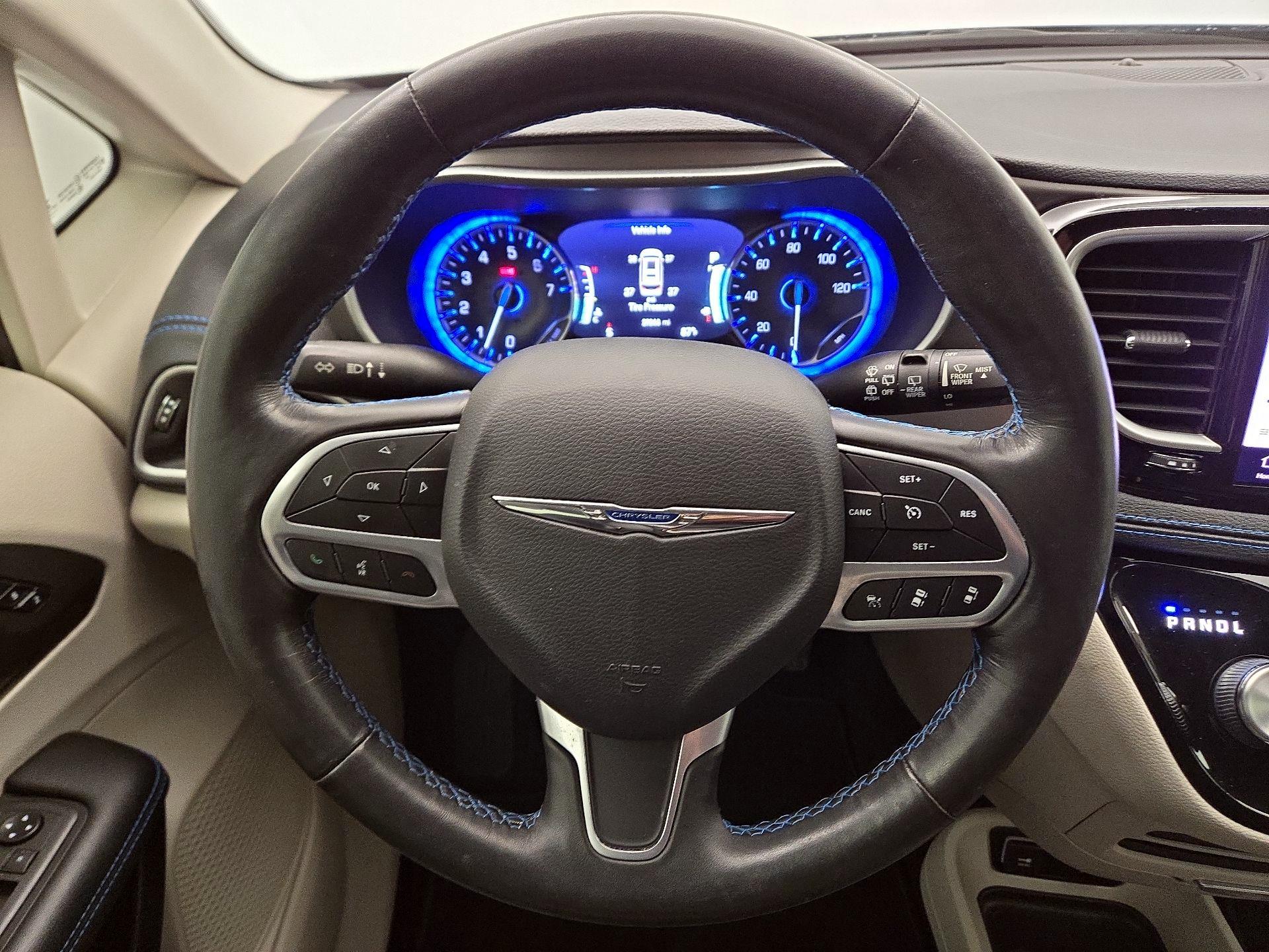 Thumbnail: 2021 Chrysler Pacifica - 10