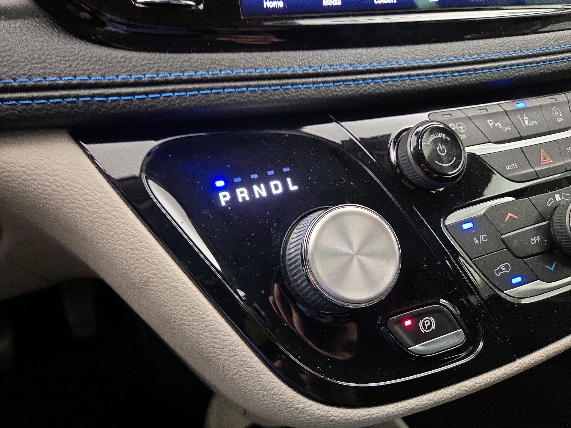 Thumbnail: 2021 Chrysler Pacifica - 18