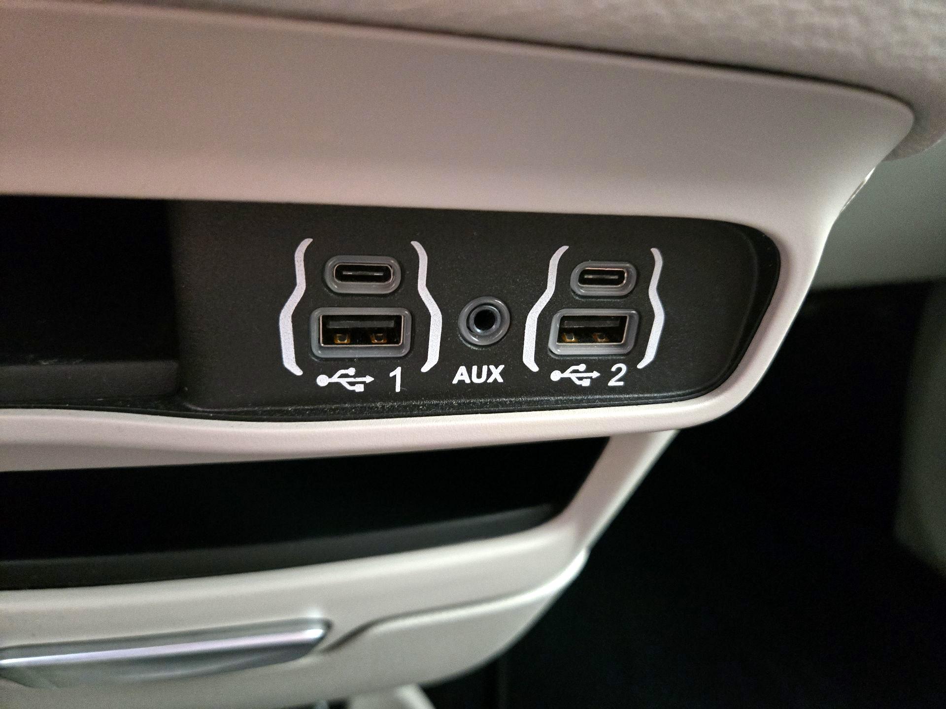 Thumbnail: 2021 Chrysler Pacifica - 19