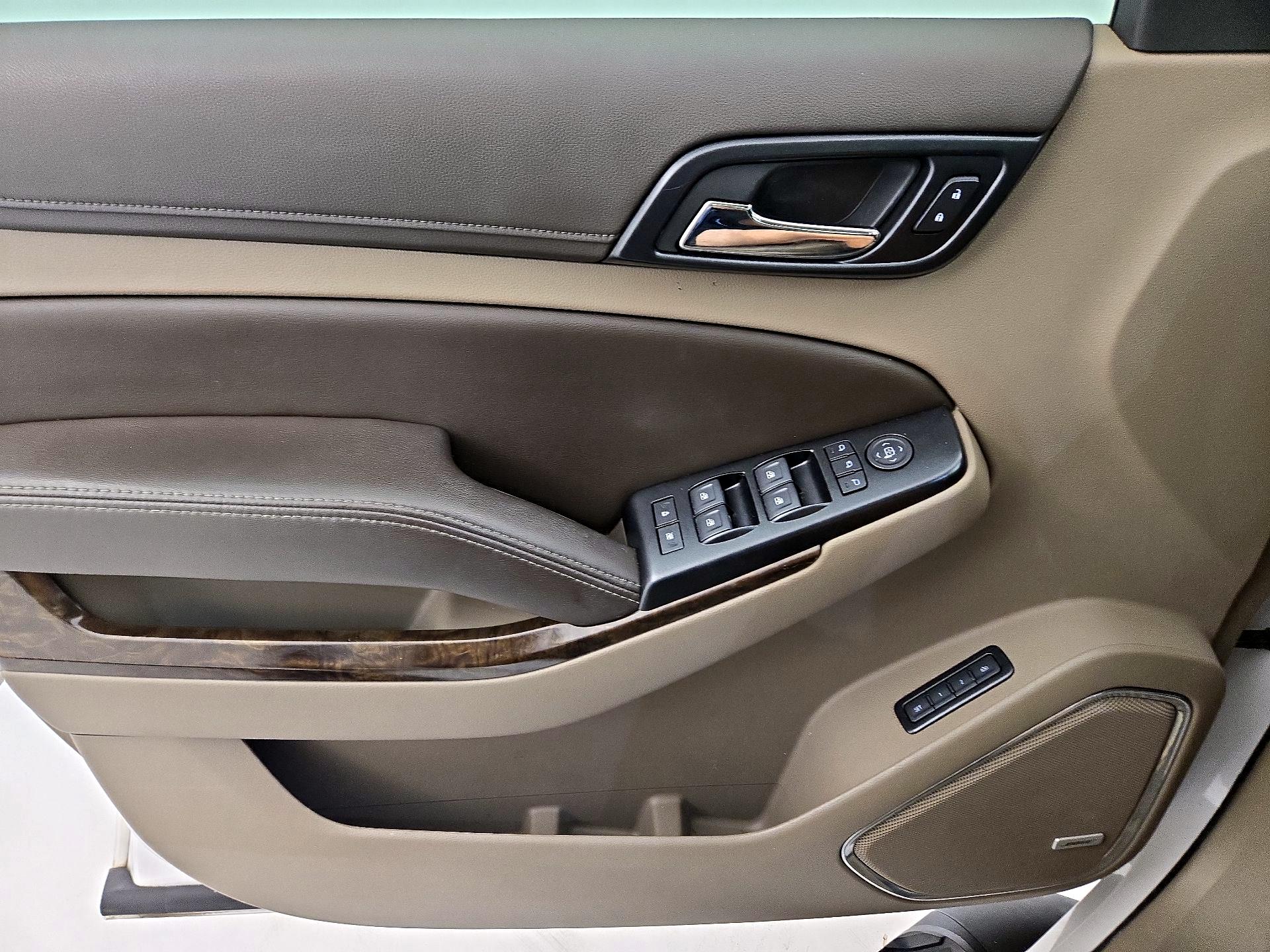 Thumbnail: 2019 Chevrolet Suburban - 12