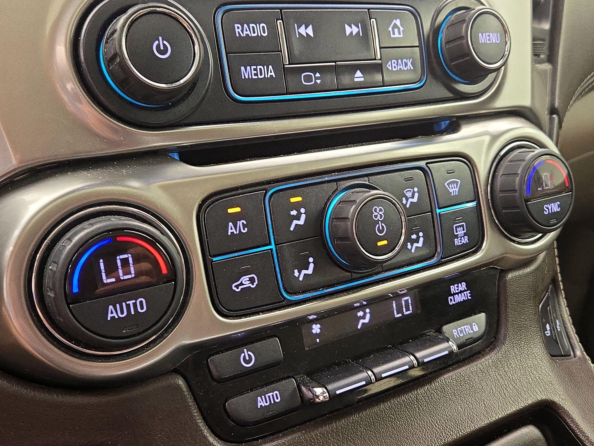 Thumbnail: 2019 Chevrolet Suburban - 17