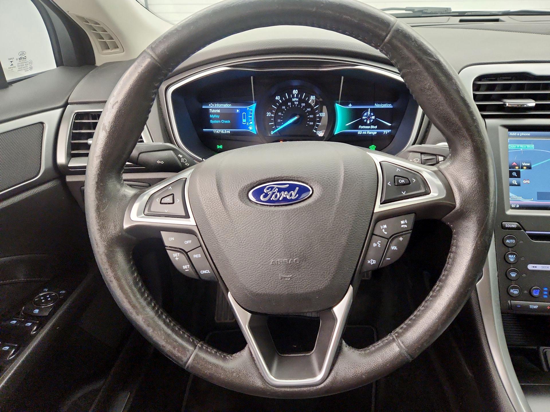Thumbnail: 2016 Ford Fusion - 10