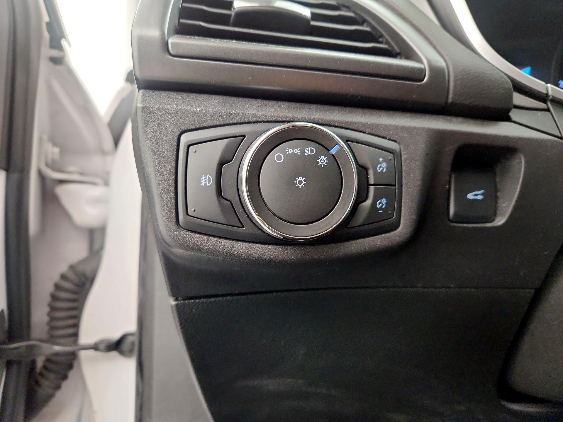 Thumbnail: 2016 Ford Fusion - 13