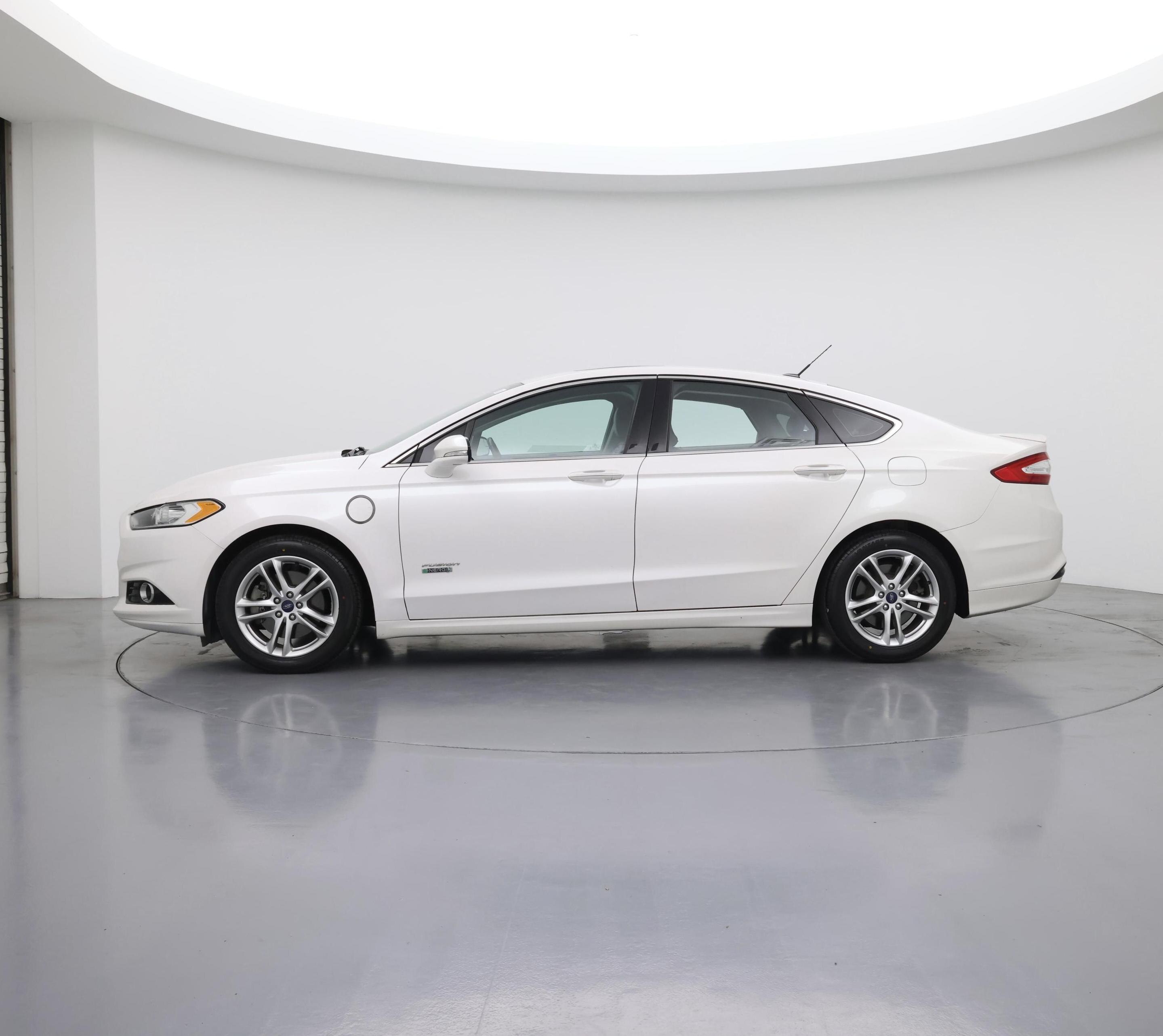 Thumbnail: 2016 Ford Fusion - 3