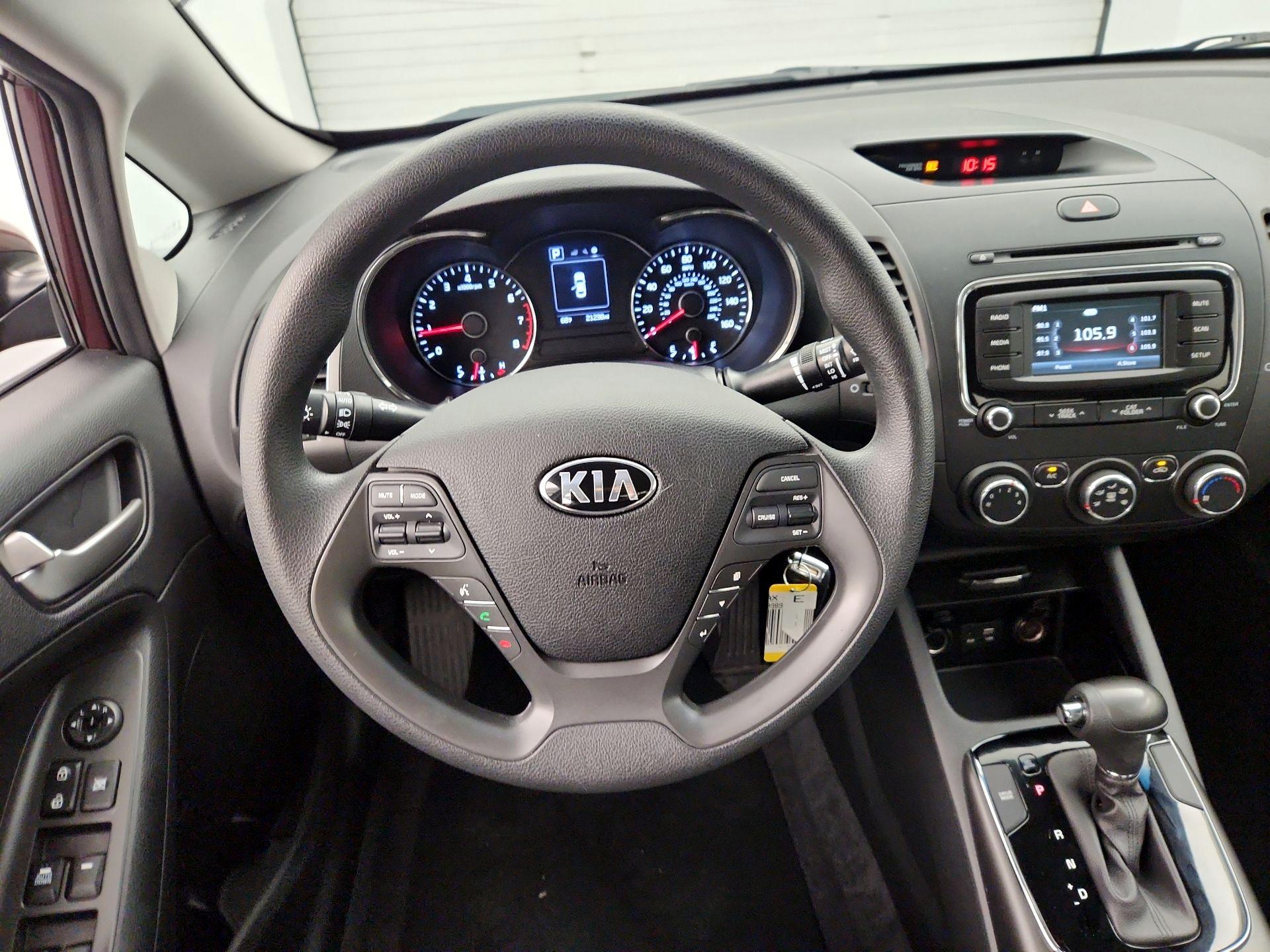Thumbnail: 2017 Kia Forte - 10