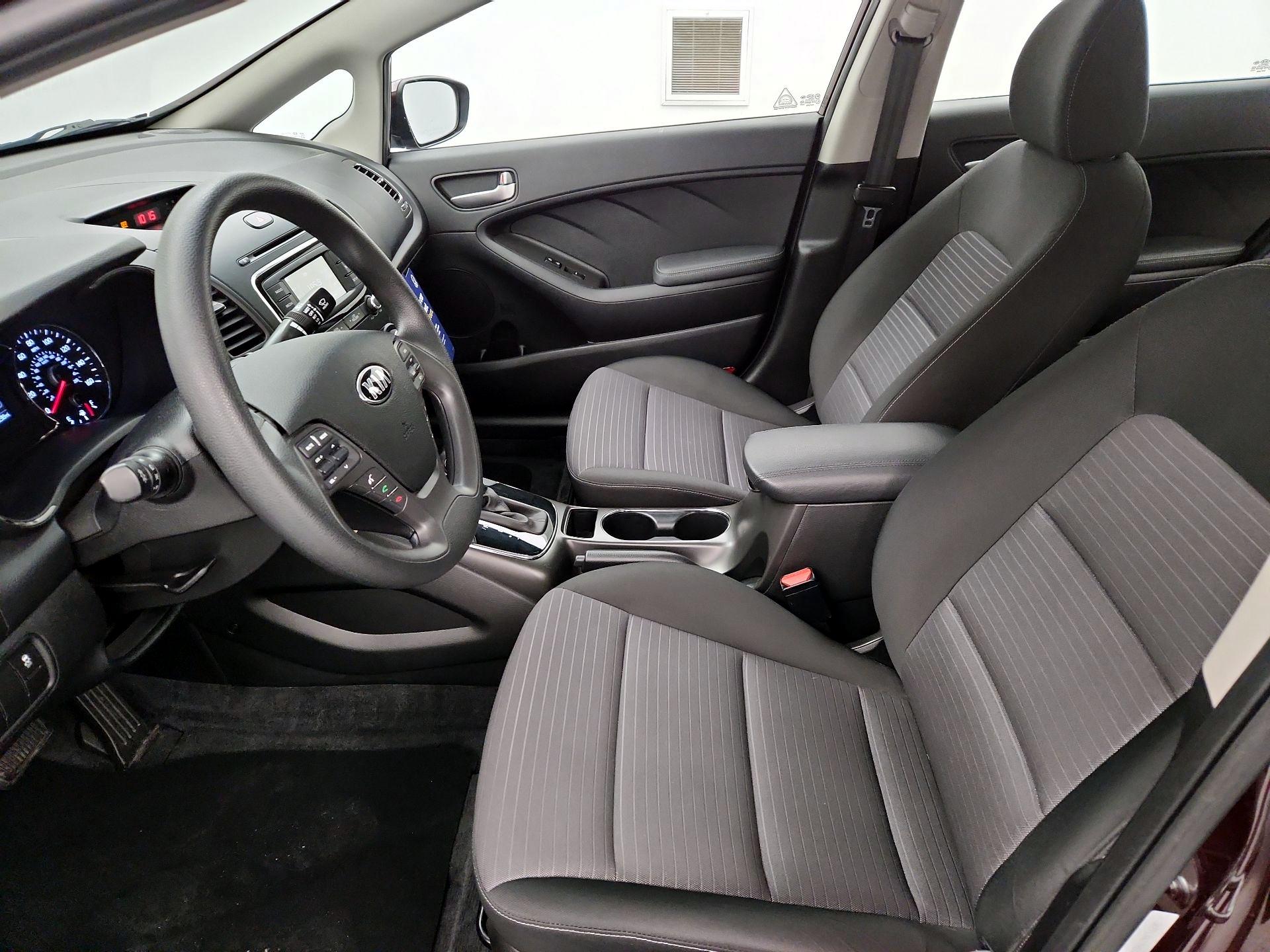 Thumbnail: 2017 Kia Forte - 11