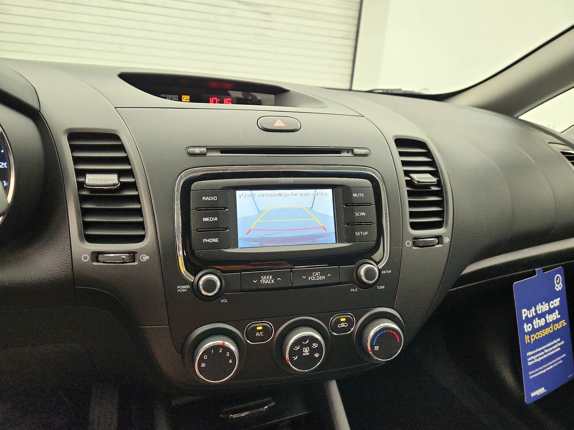 Thumbnail: 2017 Kia Forte - 14