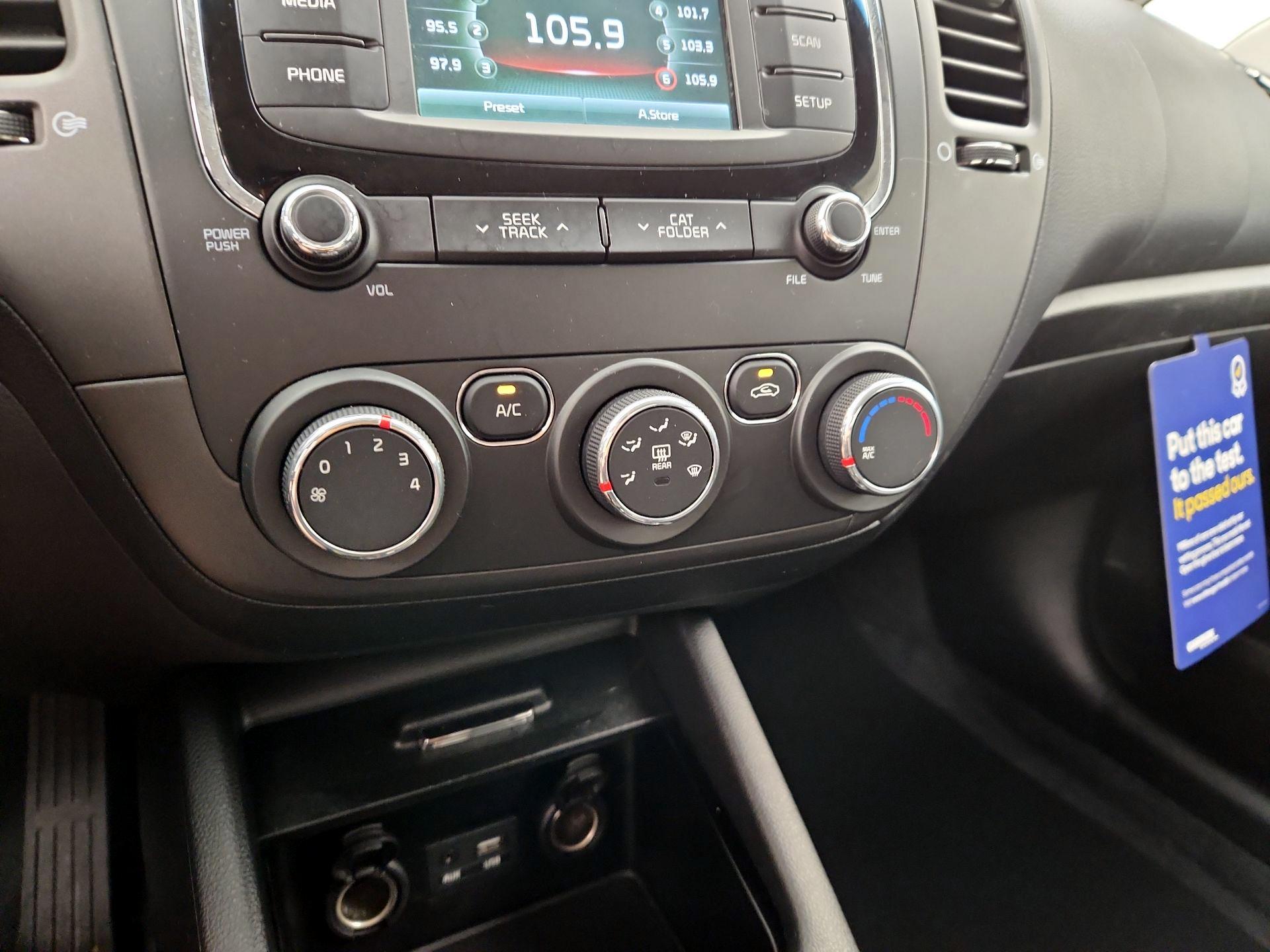 Thumbnail: 2017 Kia Forte - 16