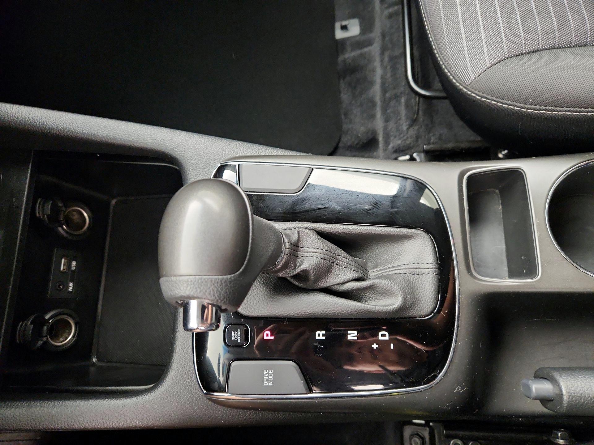 Thumbnail: 2017 Kia Forte - 17