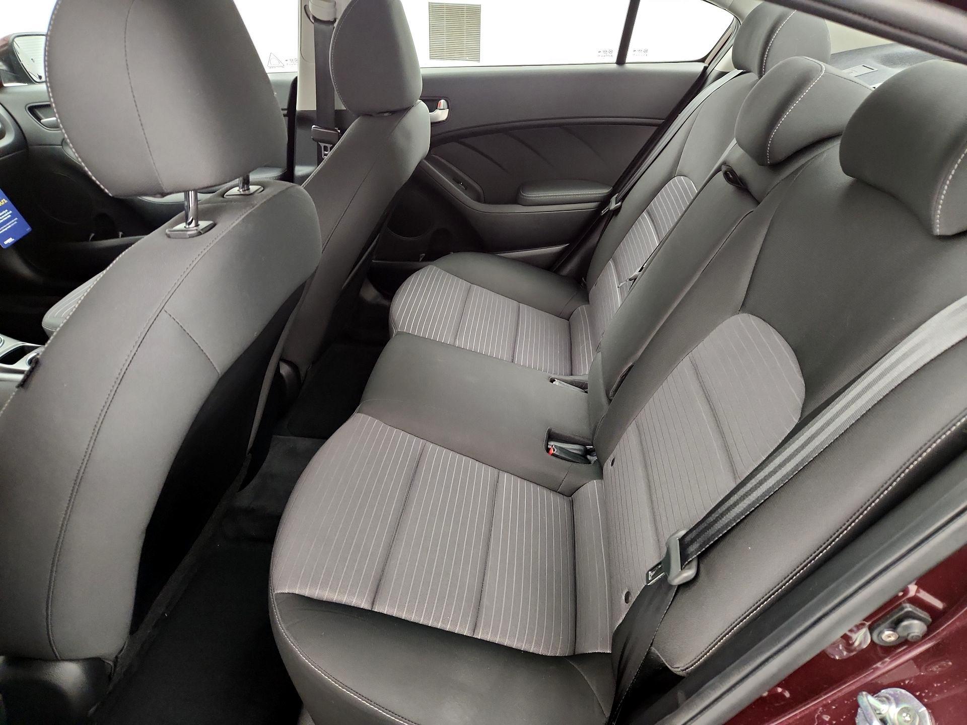 Thumbnail: 2017 Kia Forte - 19
