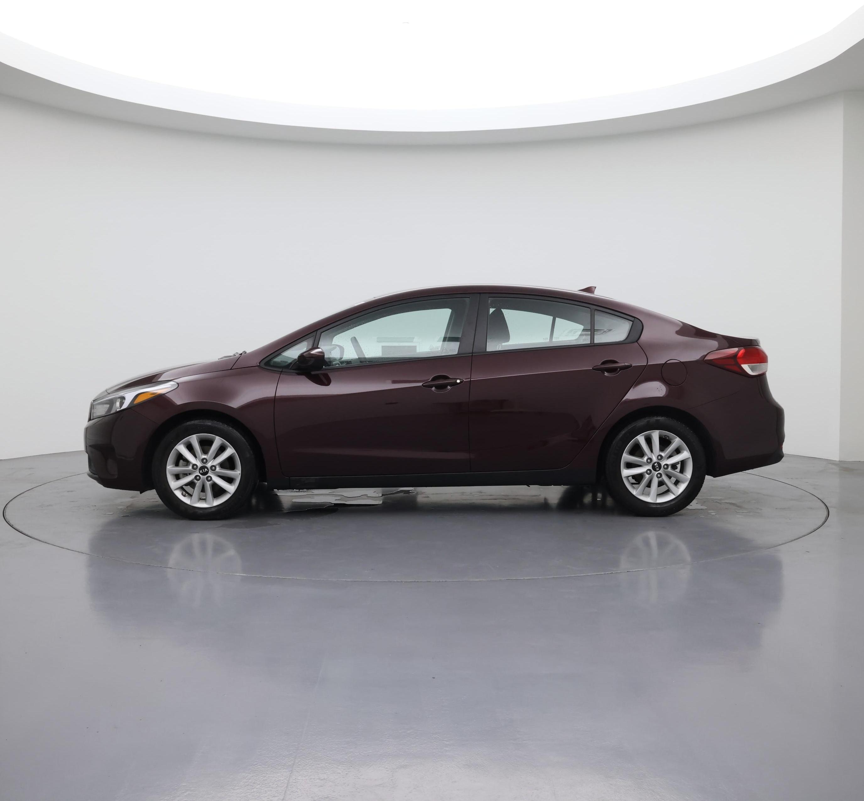 Thumbnail: 2017 Kia Forte - 3