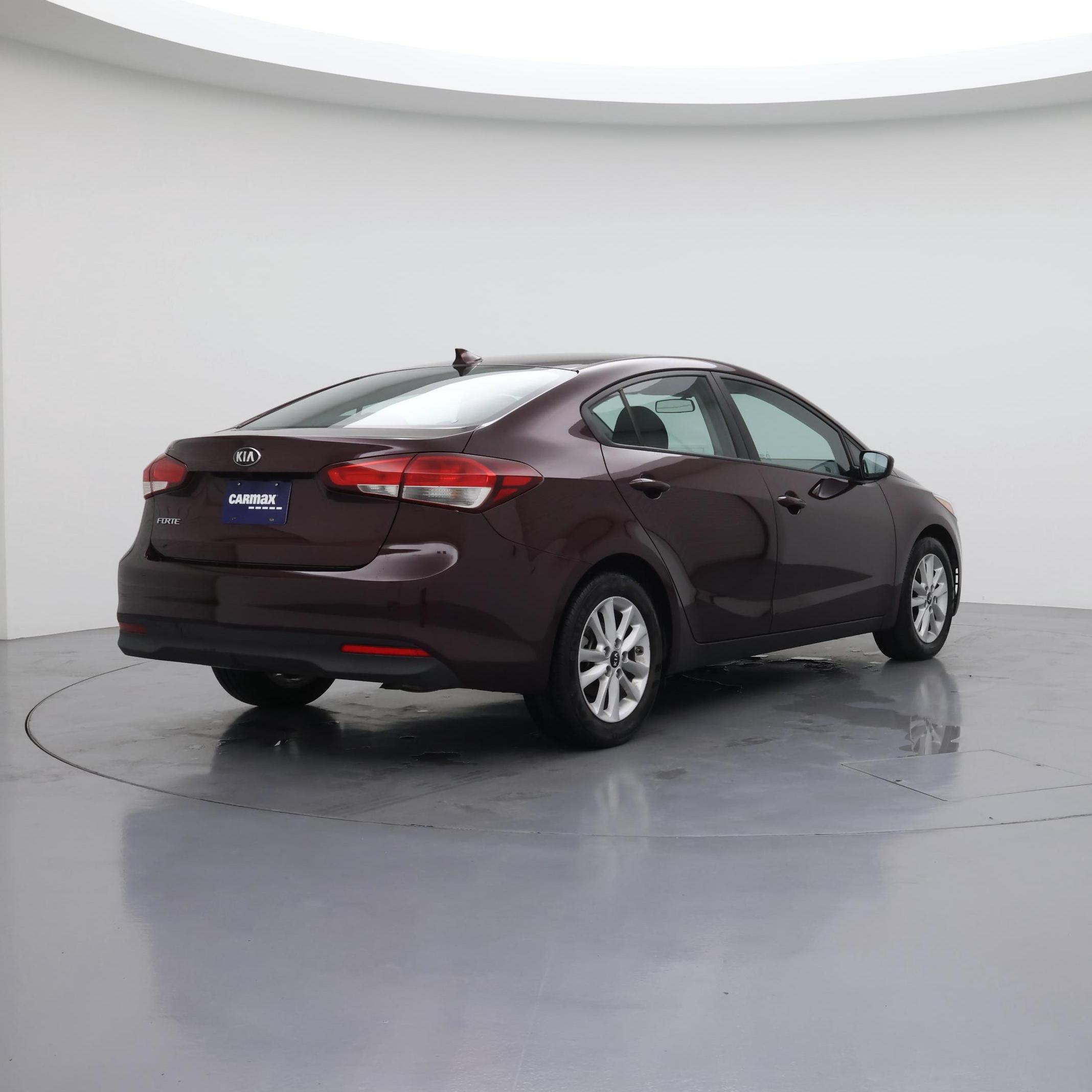 Thumbnail: 2017 Kia Forte - 8