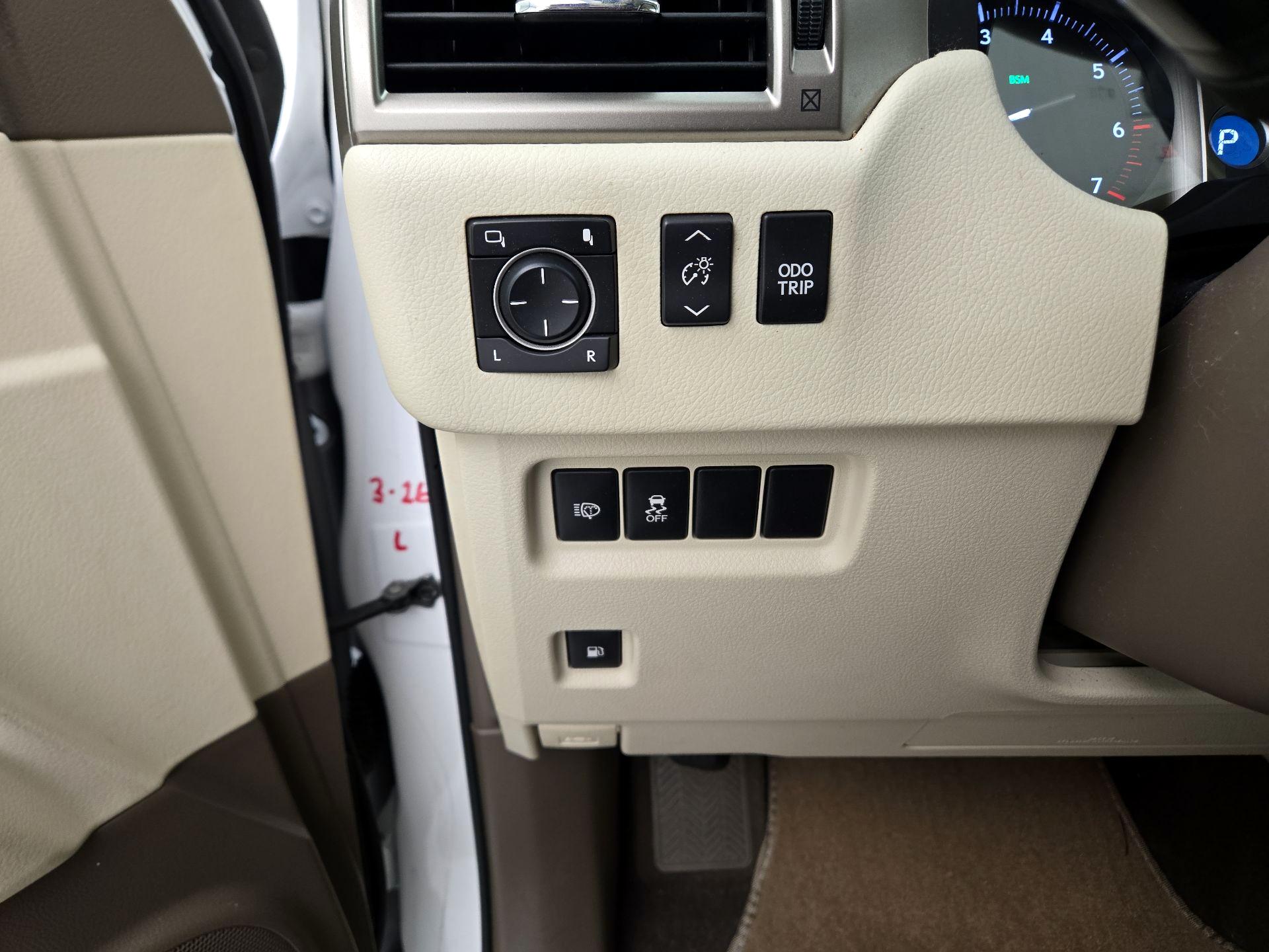 Thumbnail: 2017 Lexus GX - 13