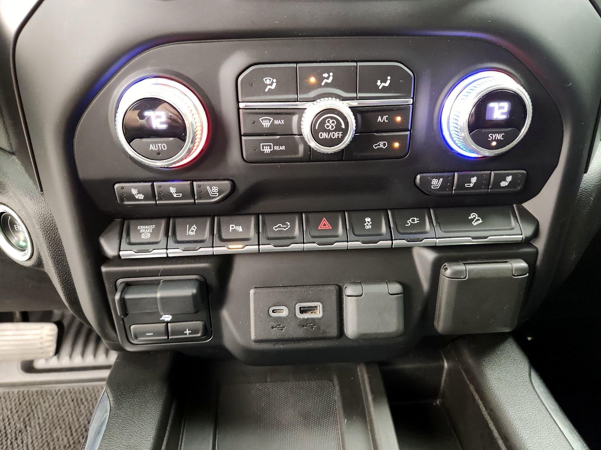 Thumbnail: 2022 GMC Sierra 3500 - 17