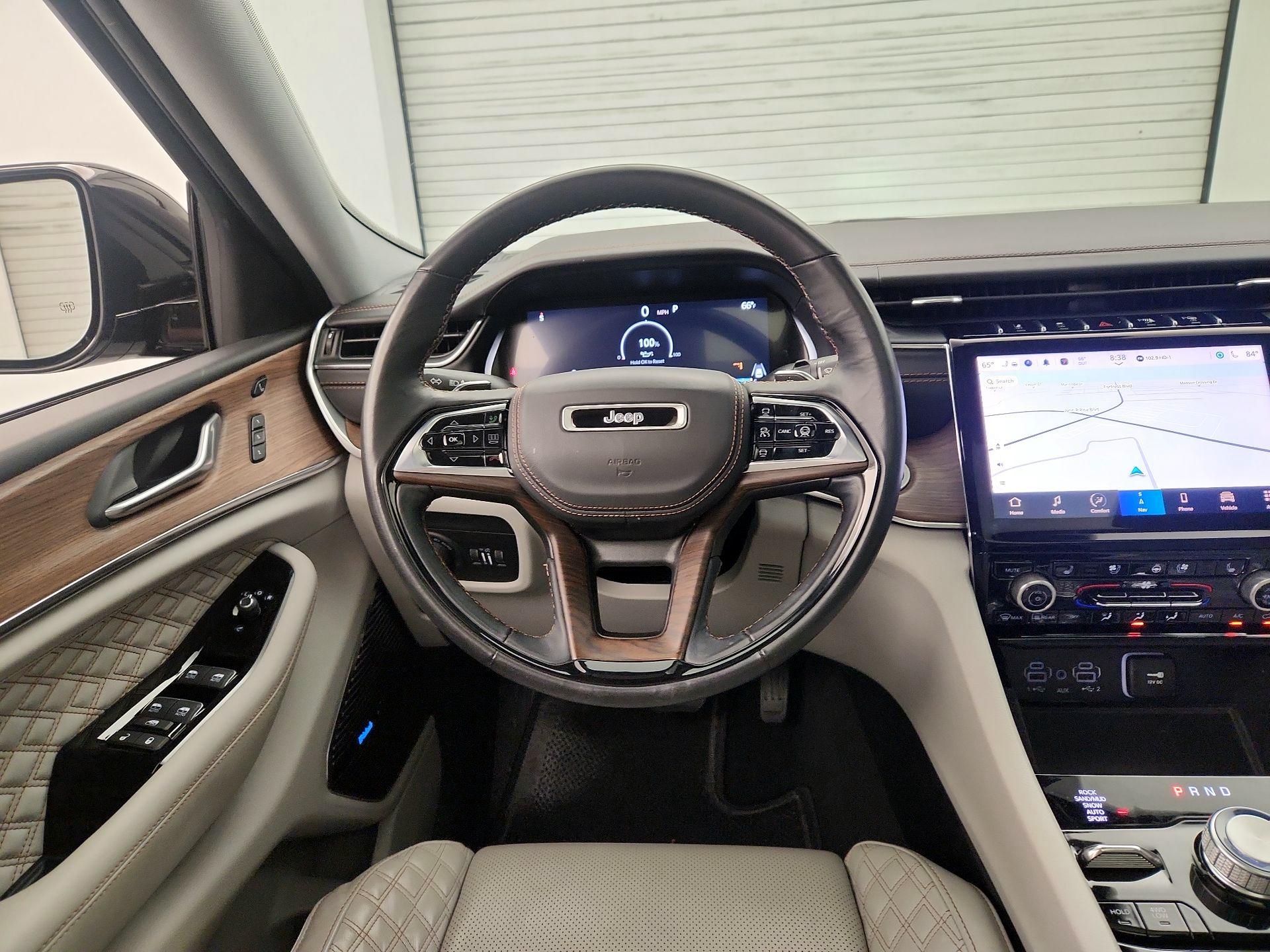 Thumbnail: 2022 Jeep Grand Cherokee - 10