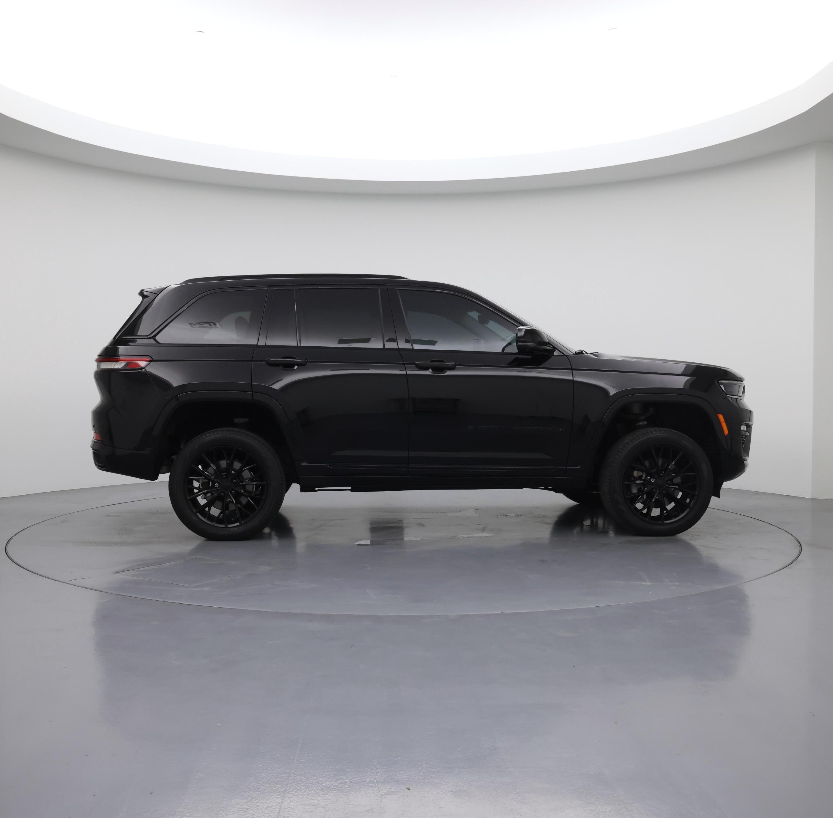 Thumbnail: 2022 Jeep Grand Cherokee - 7