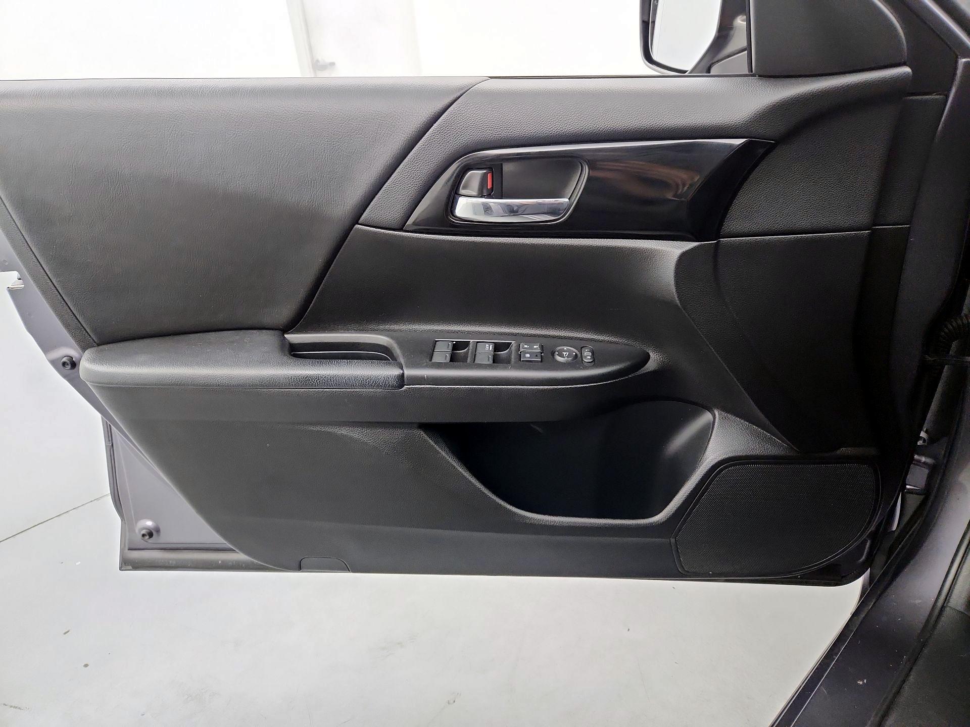 Thumbnail: 2016 Honda Accord - 12