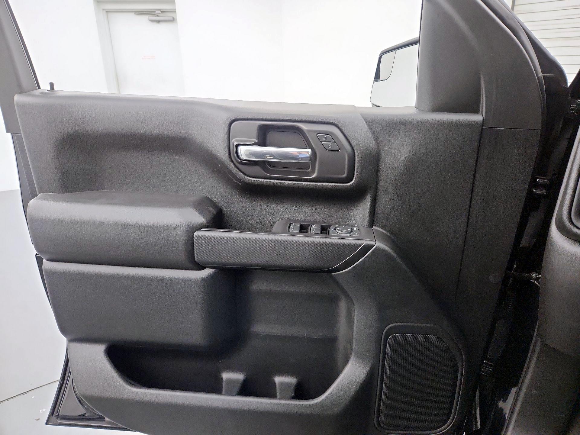 Thumbnail: 2020 Chevrolet Silverado 1500 - 12