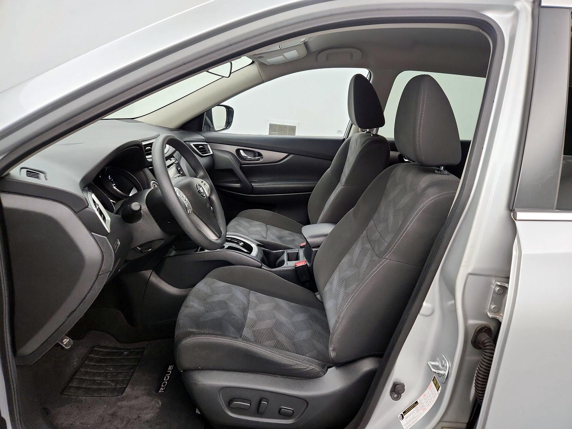 Thumbnail: 2016 Nissan Rogue - 11