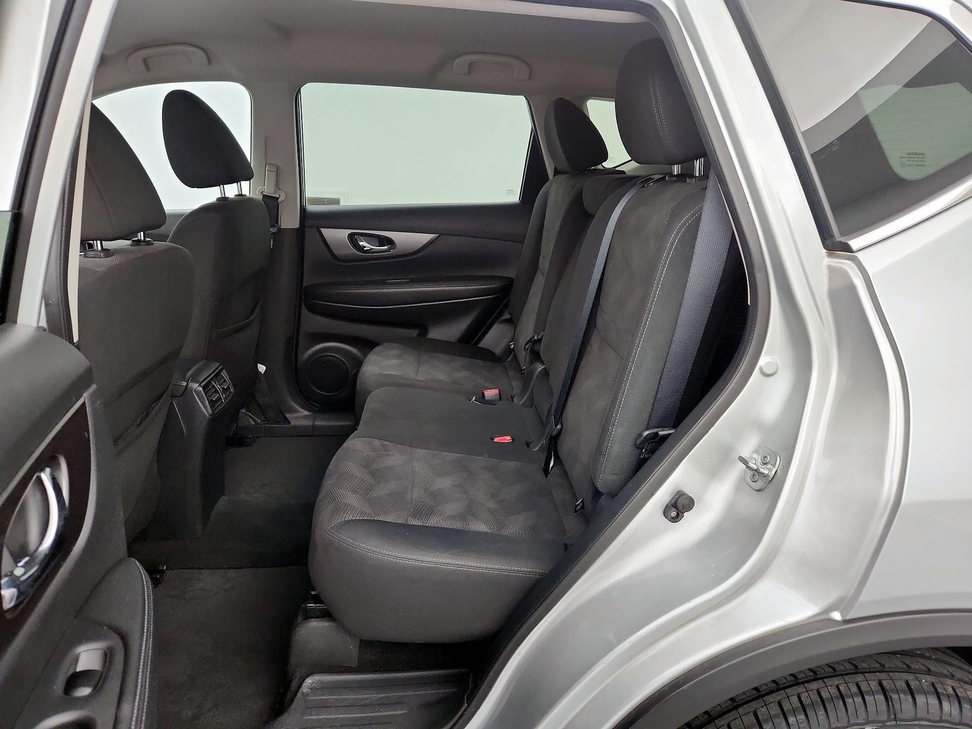 Thumbnail: 2016 Nissan Rogue - 19