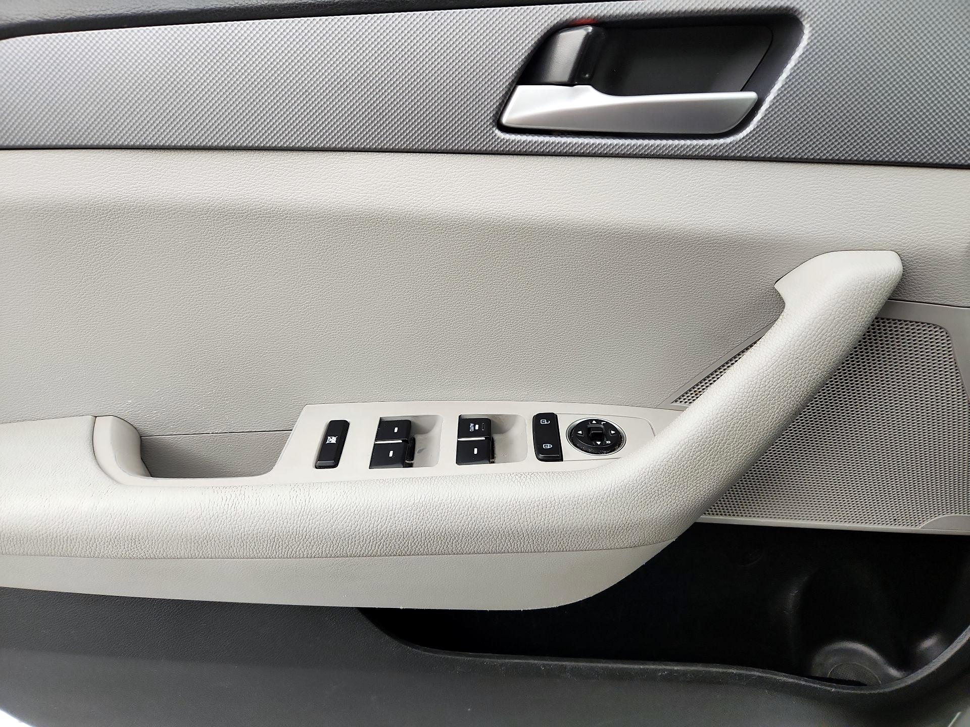 Thumbnail: 2019 Hyundai Sonata - 12