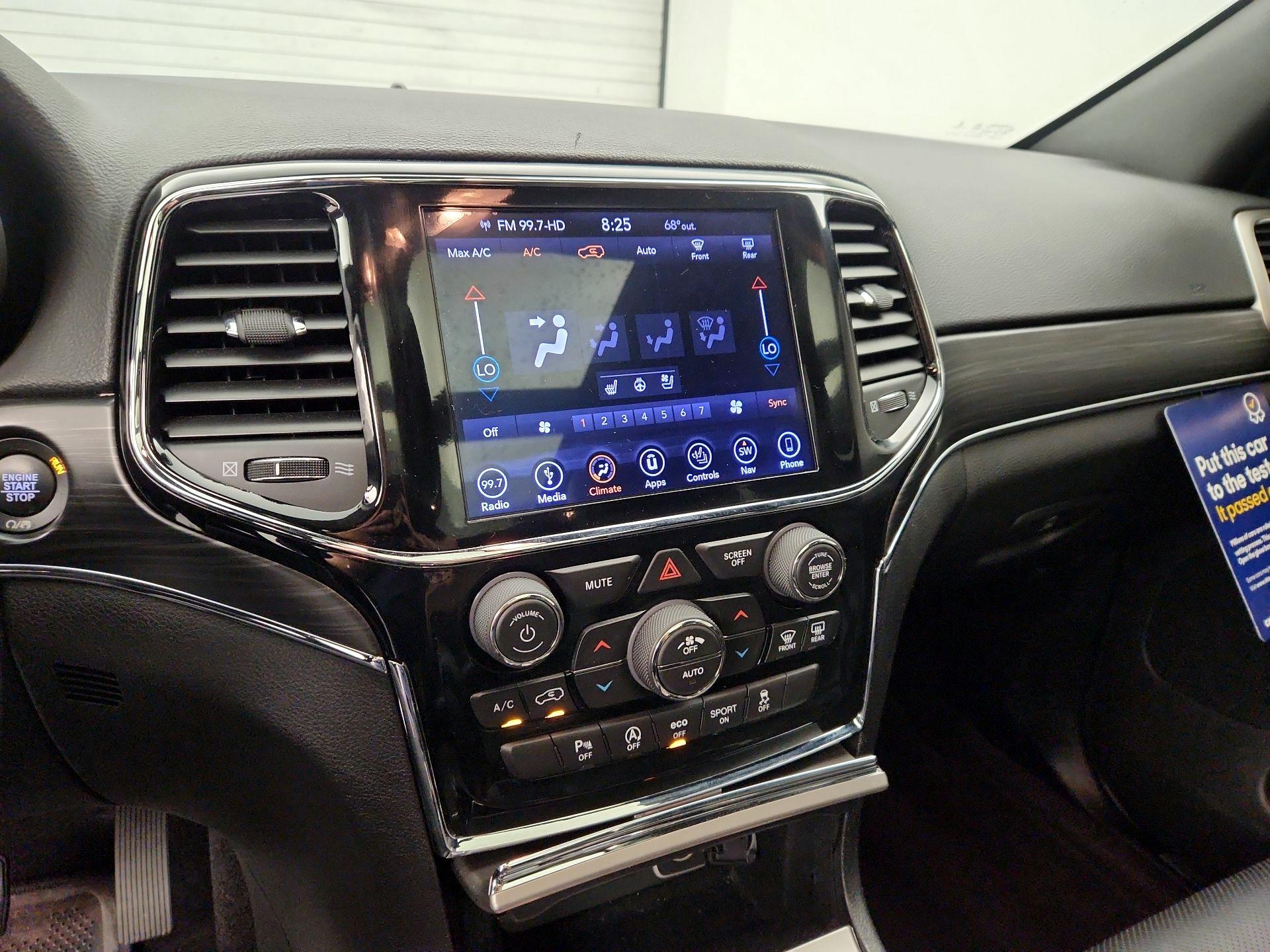 Thumbnail: 2019 Jeep Grand Cherokee - 17