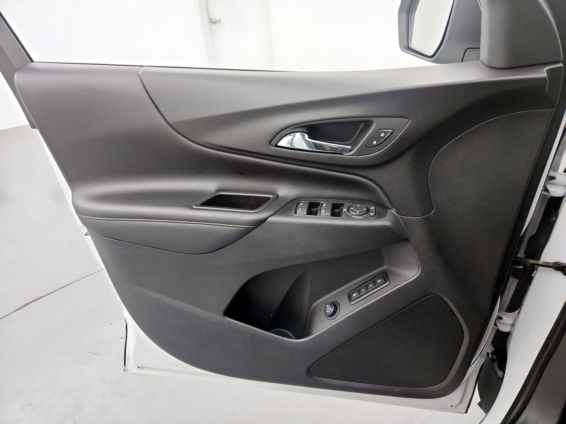 Thumbnail: 2020 Chevrolet Equinox - 12