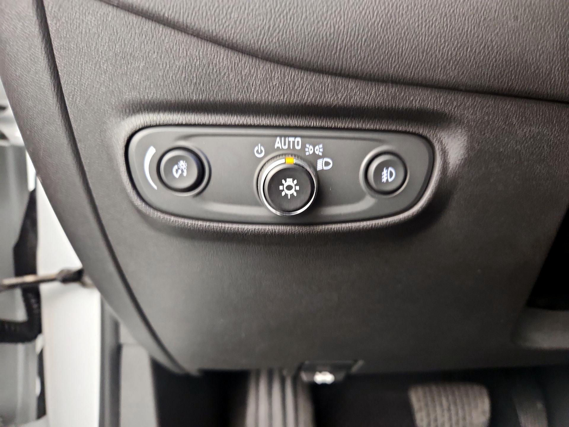Thumbnail: 2020 Chevrolet Equinox - 13