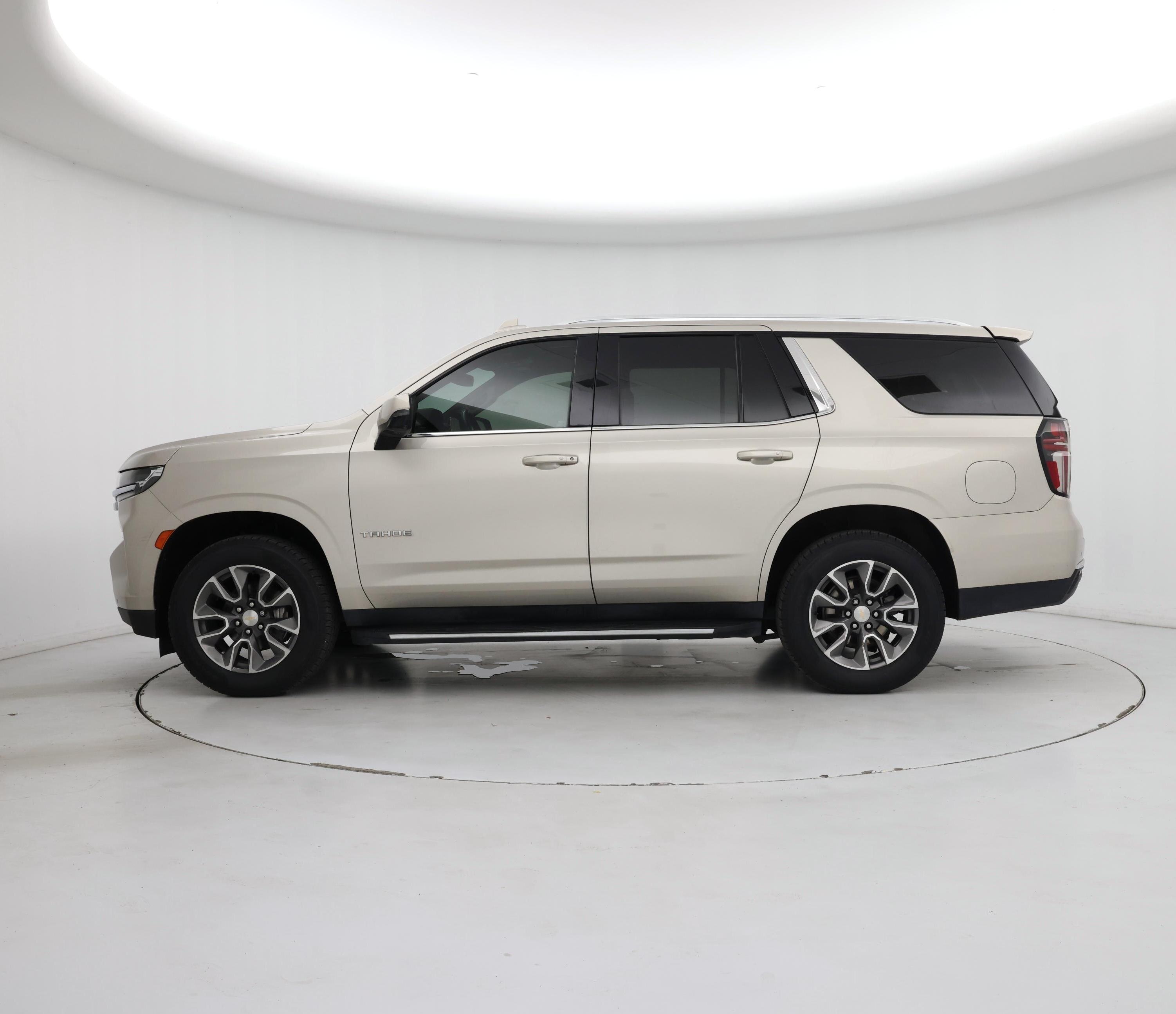 Thumbnail: 2022 Chevrolet Tahoe - 3